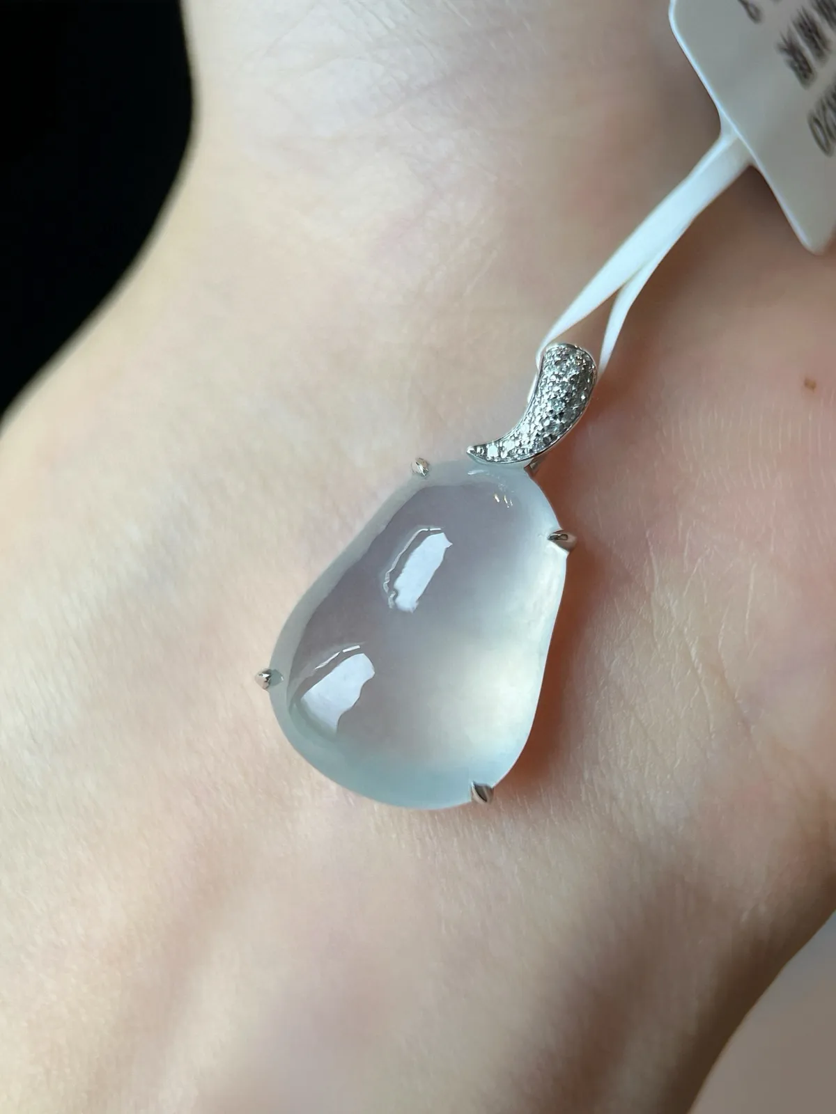 18k镶嵌 白冰福果
【尺寸】18.0-13-7.3