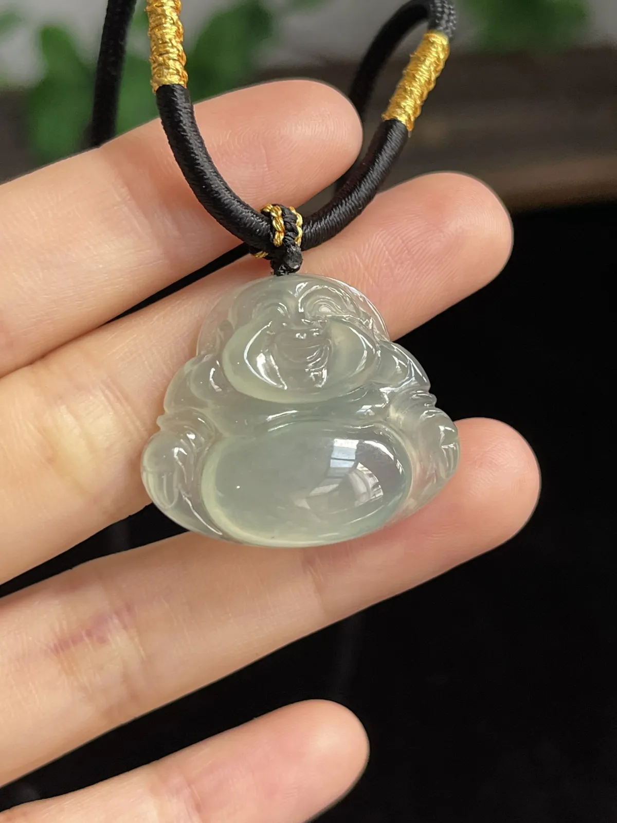 翡翠冰糯种淡绿色吊坠