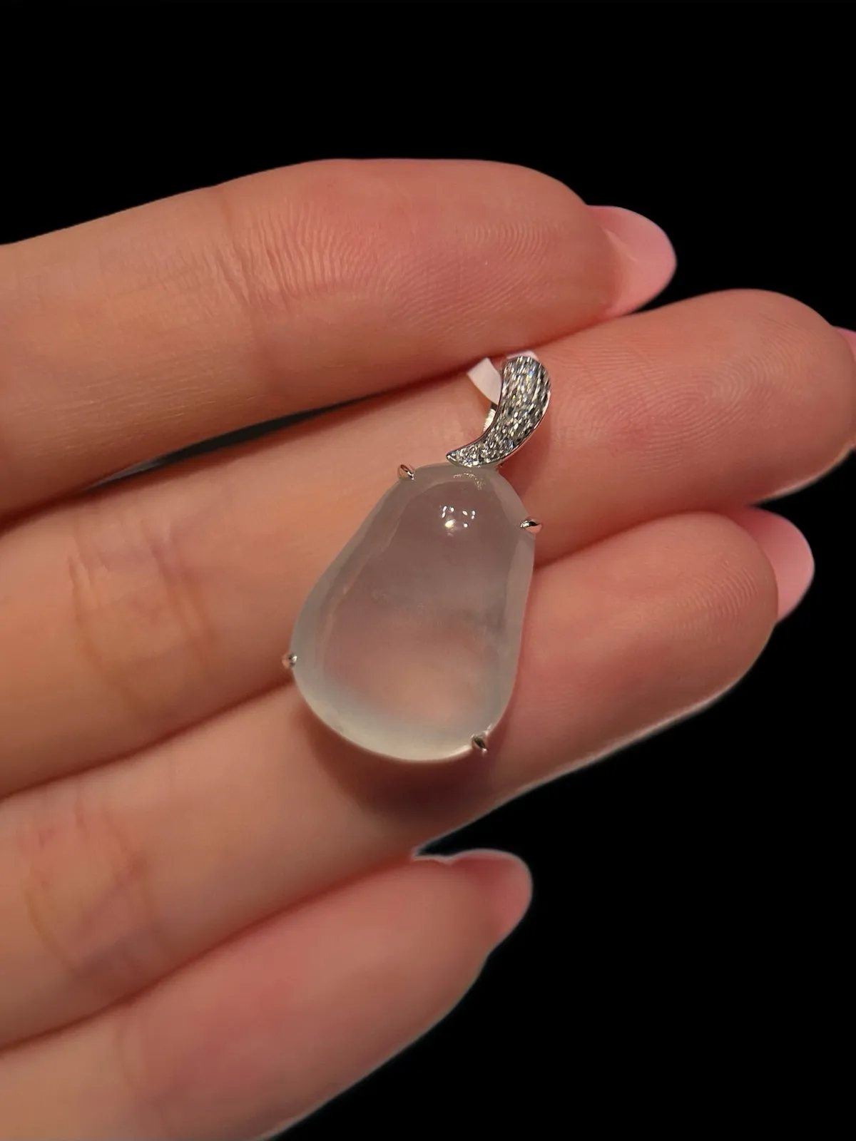 18k镶嵌 白冰福果
【尺寸】18.0-13-7.3