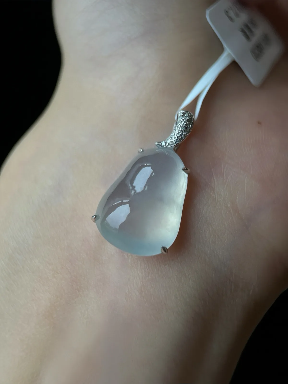 18k镶嵌 白冰福果
【尺寸】18.0-13-7.3