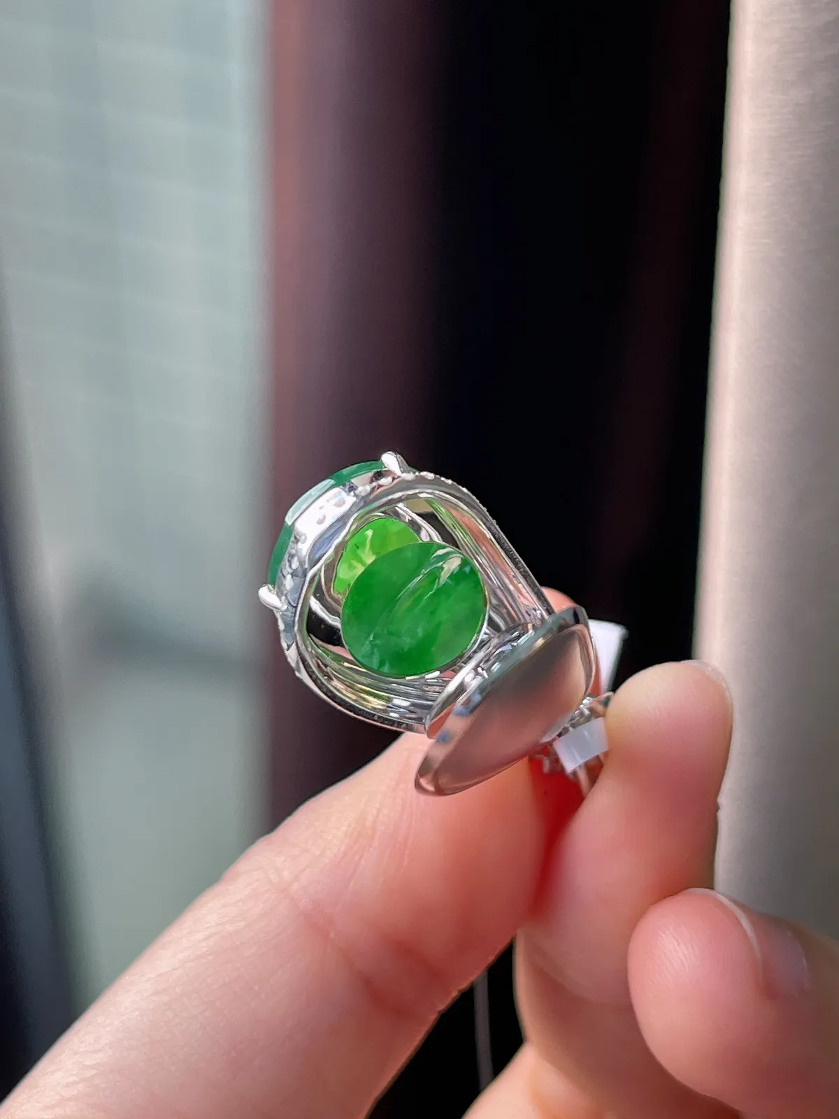 18k金翡翠冰糯满绿四季豆吊坠