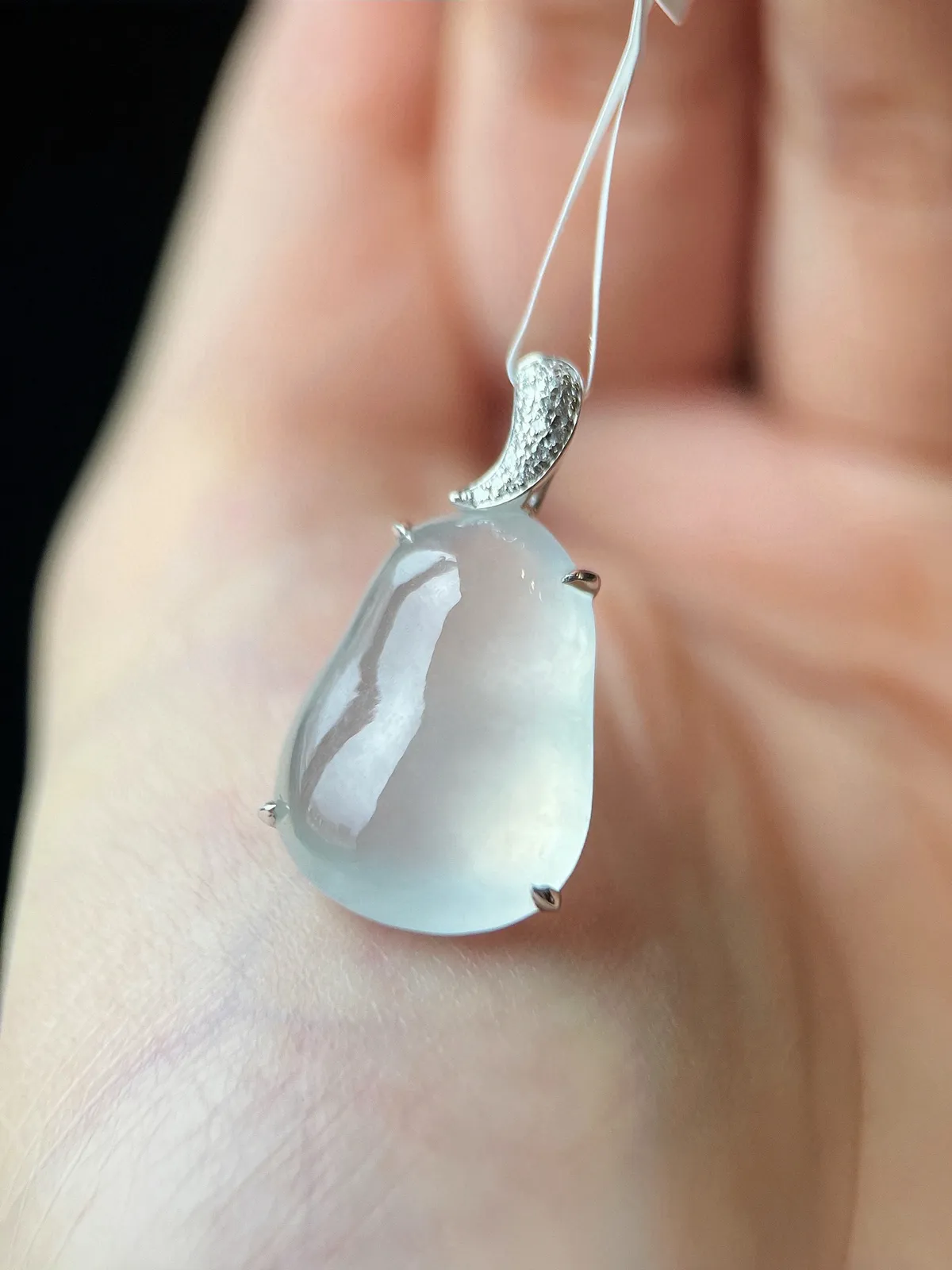 18k镶嵌 白冰福果
【尺寸】18.0-13-7.3