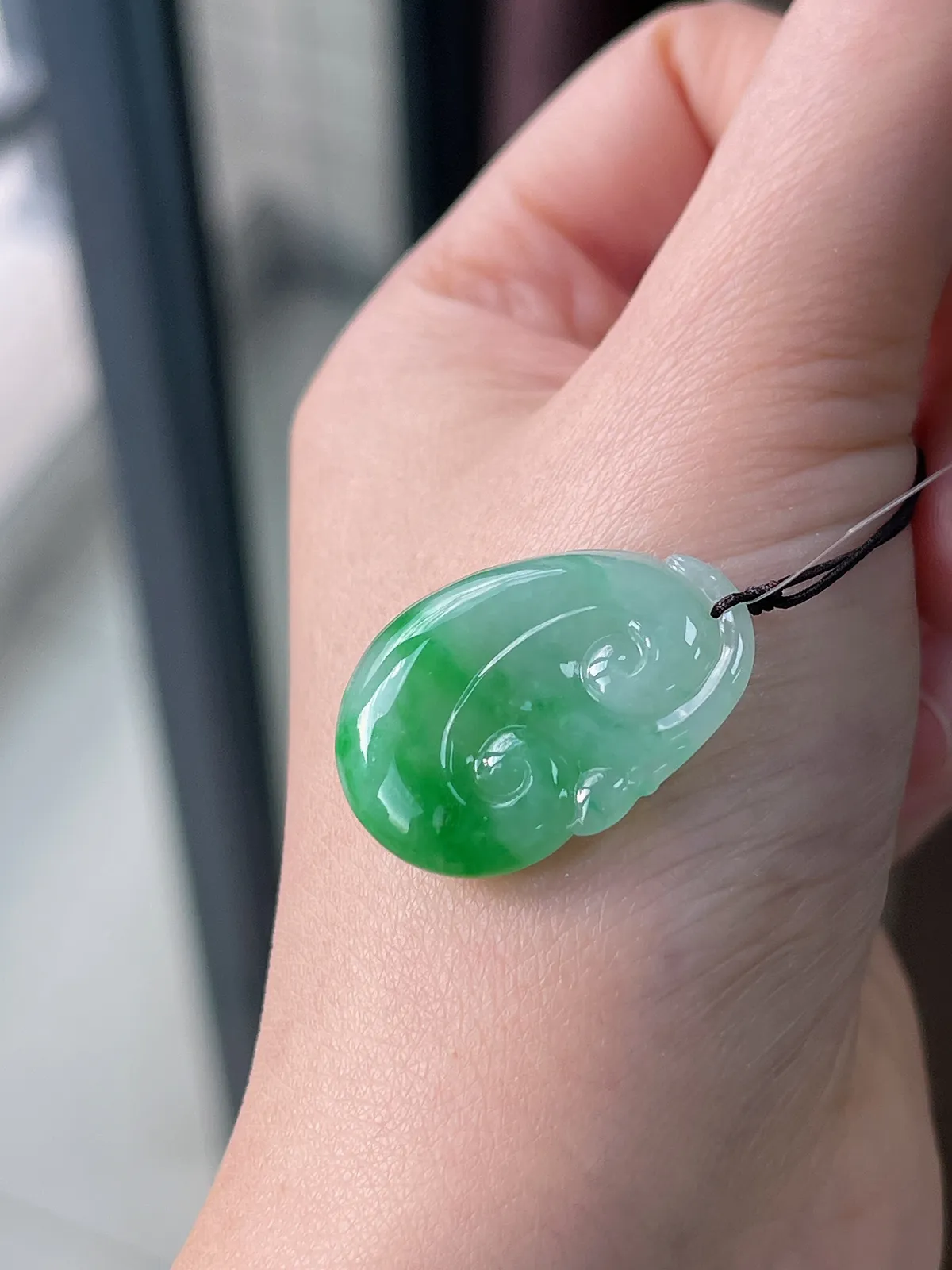 翡翠冰糯种绿色如意