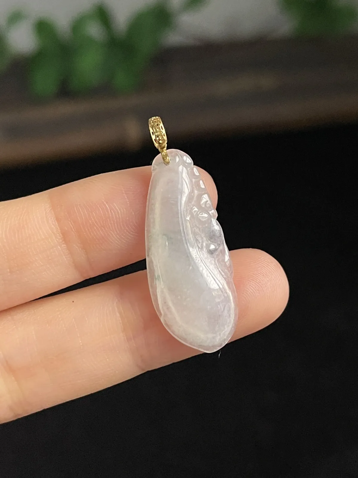 冰糯种翡翠福瓜，18k金扣头