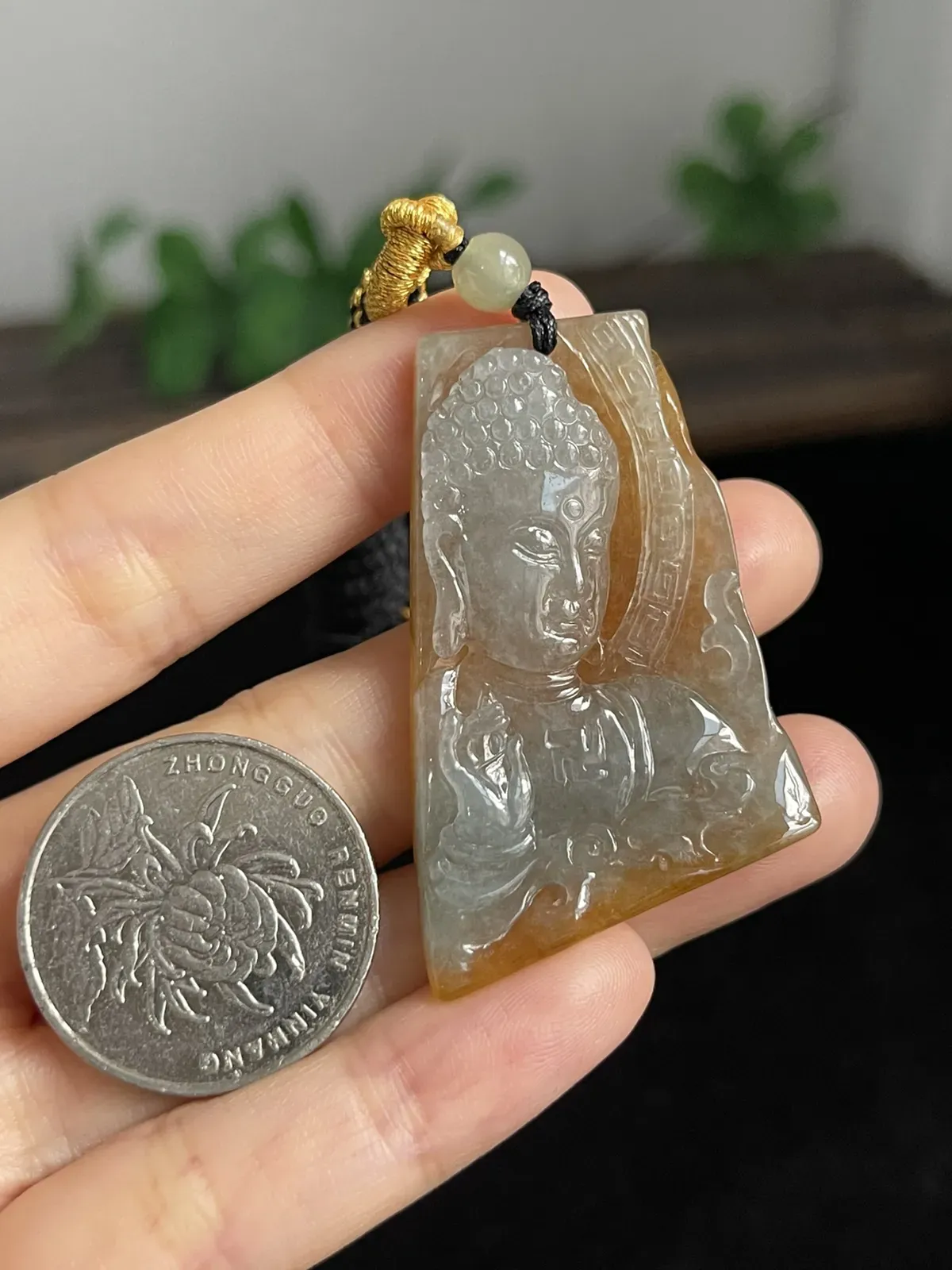 翡翠佛，配珠未测