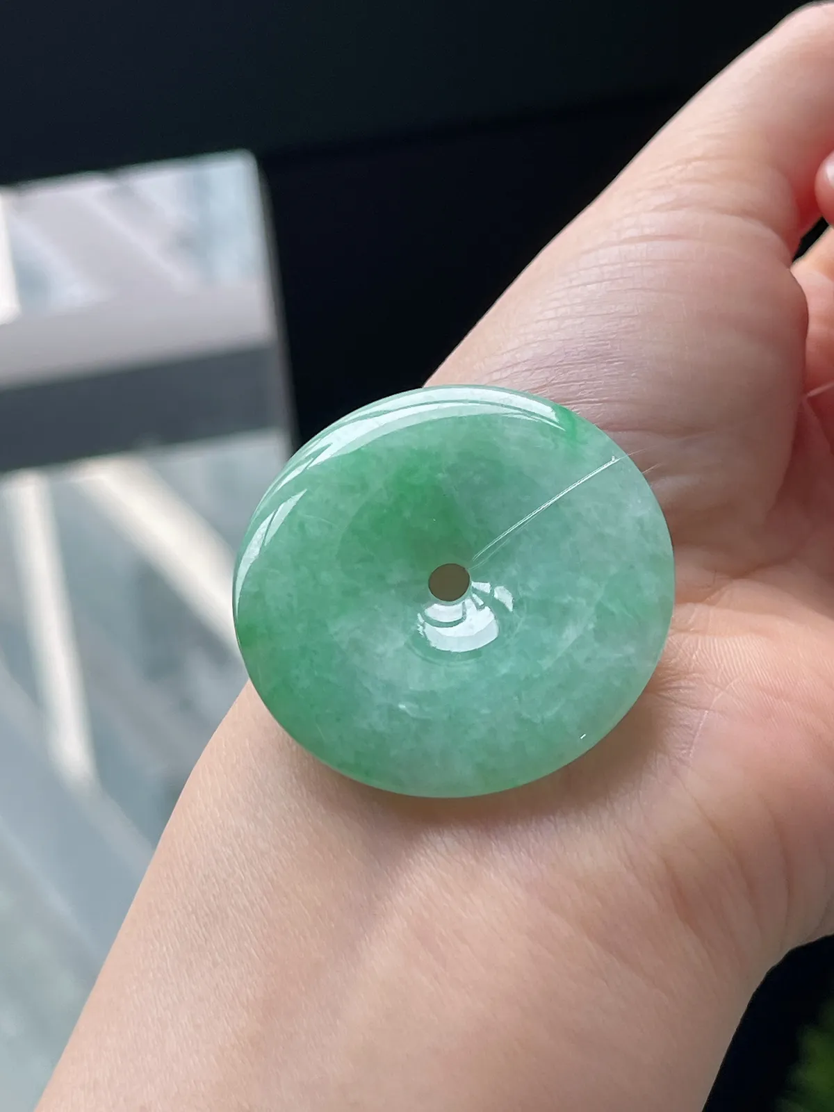 翡翠糯化种浅绿色平安扣