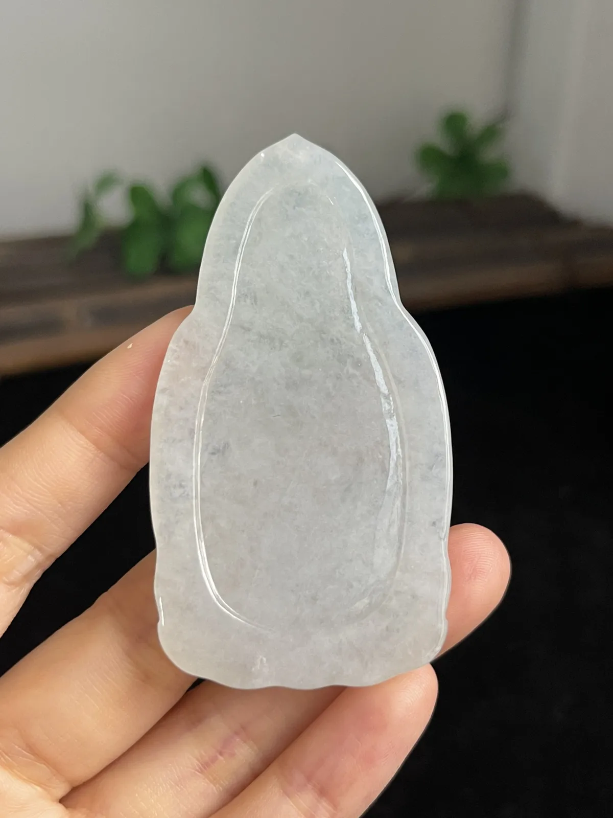 翡翠冰糯种白色吊坠