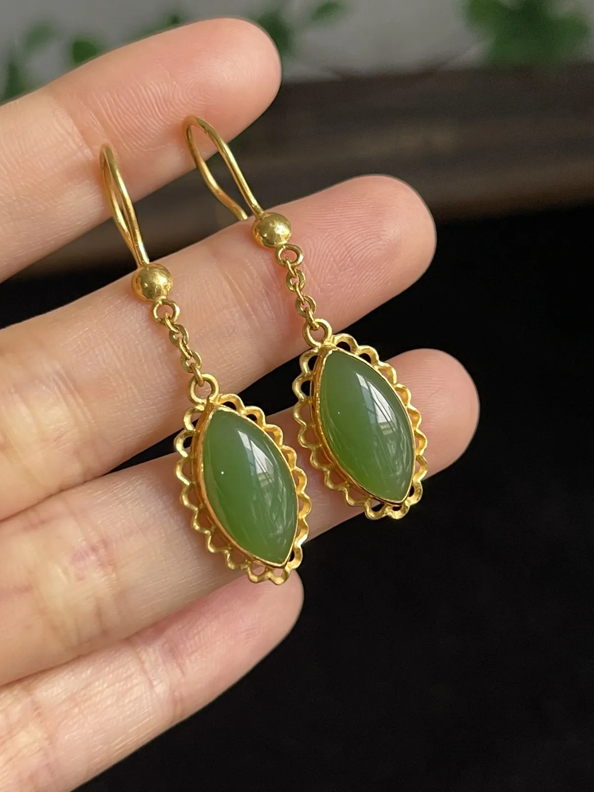 和田玉耳坠，印记：足金