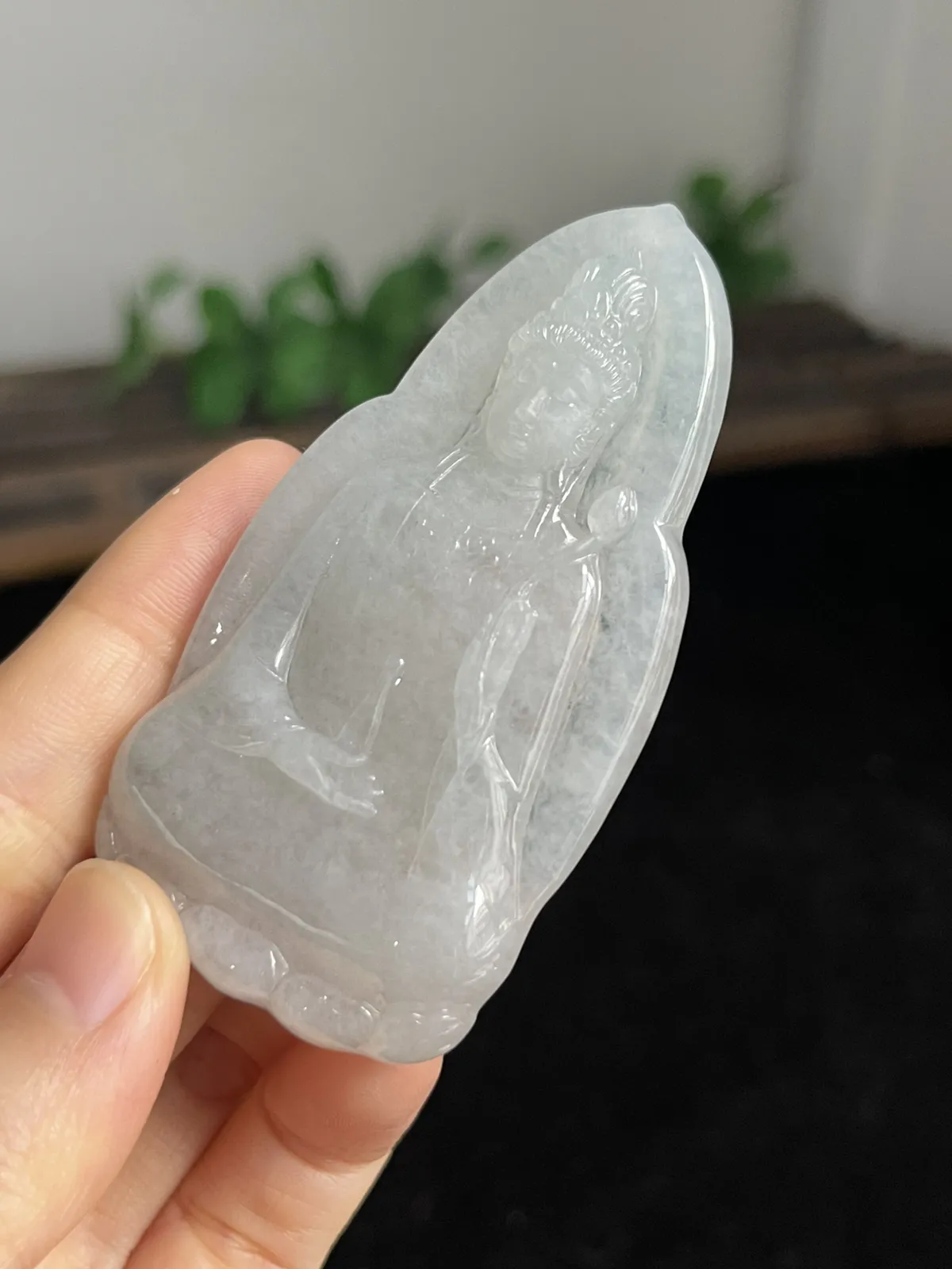 翡翠冰糯种白色吊坠