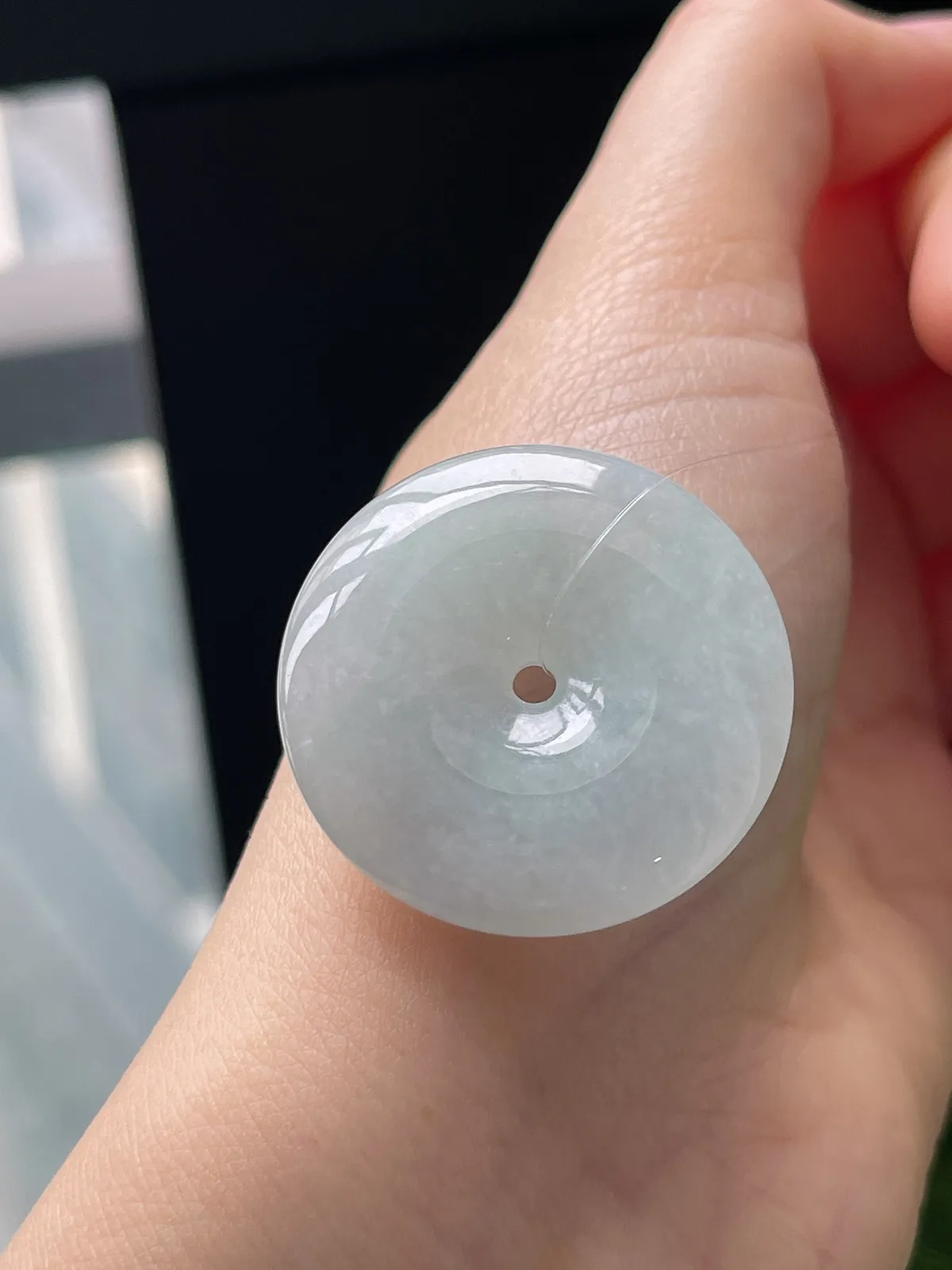 翡翠冰糯种淡绿色平安扣