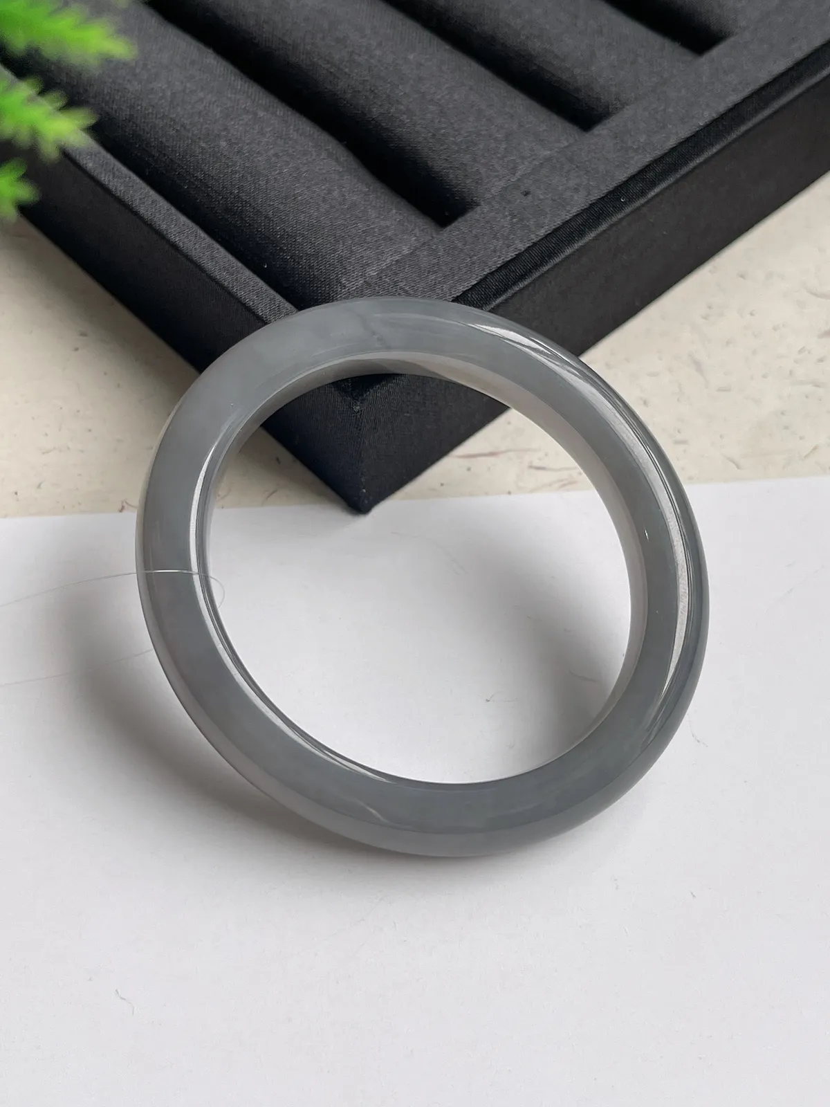 贵妃镯55.8圈口，和田玉烟紫手镯