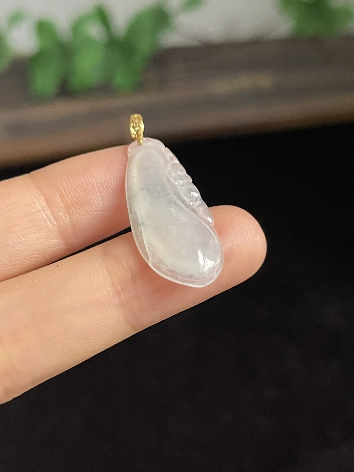 冰糯种翡翠福瓜，18k金扣头