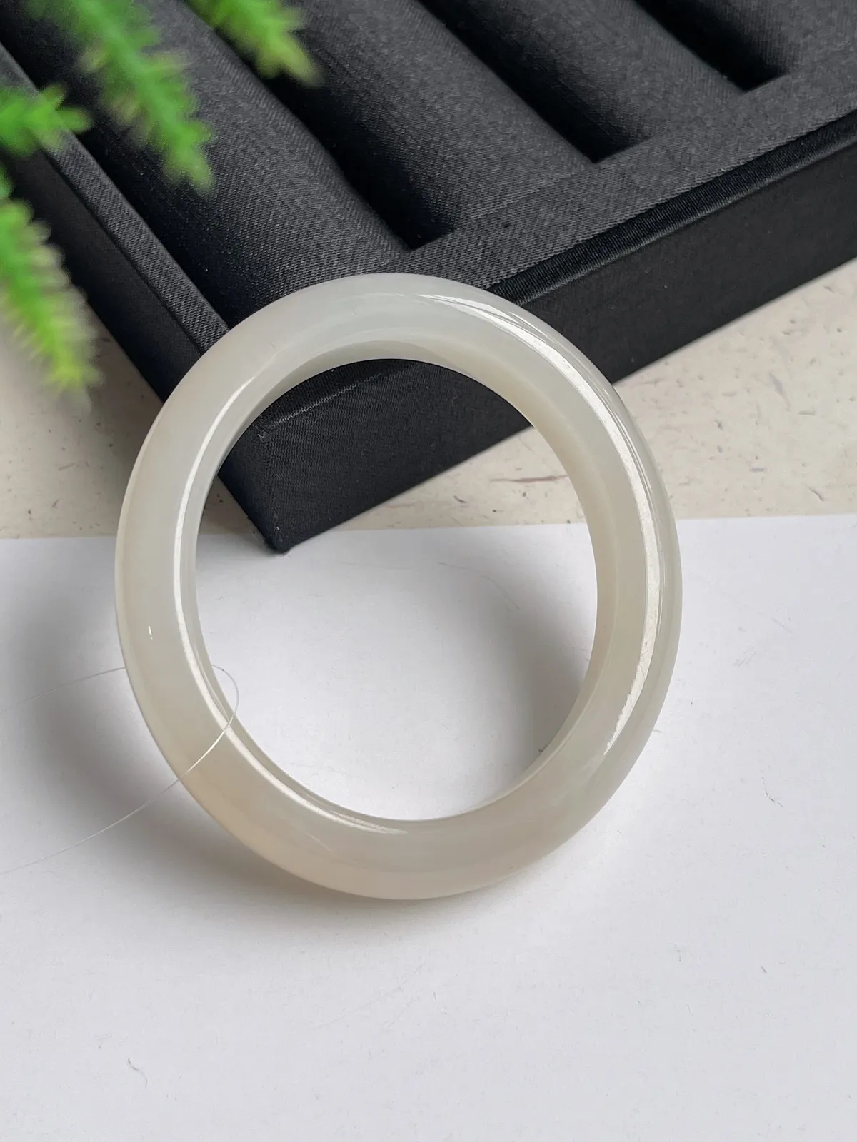 贵妃镯54.2圈口，和田玉藕粉手镯