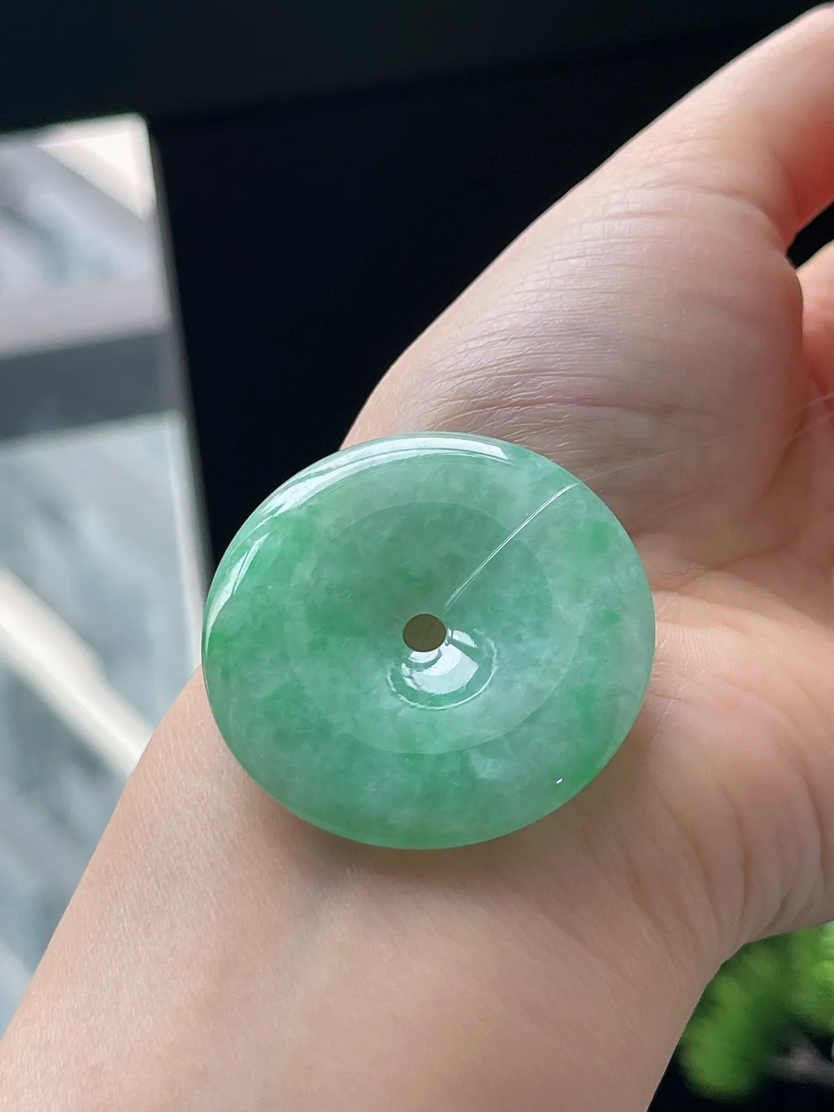 翡翠糯化种浅绿色平安扣