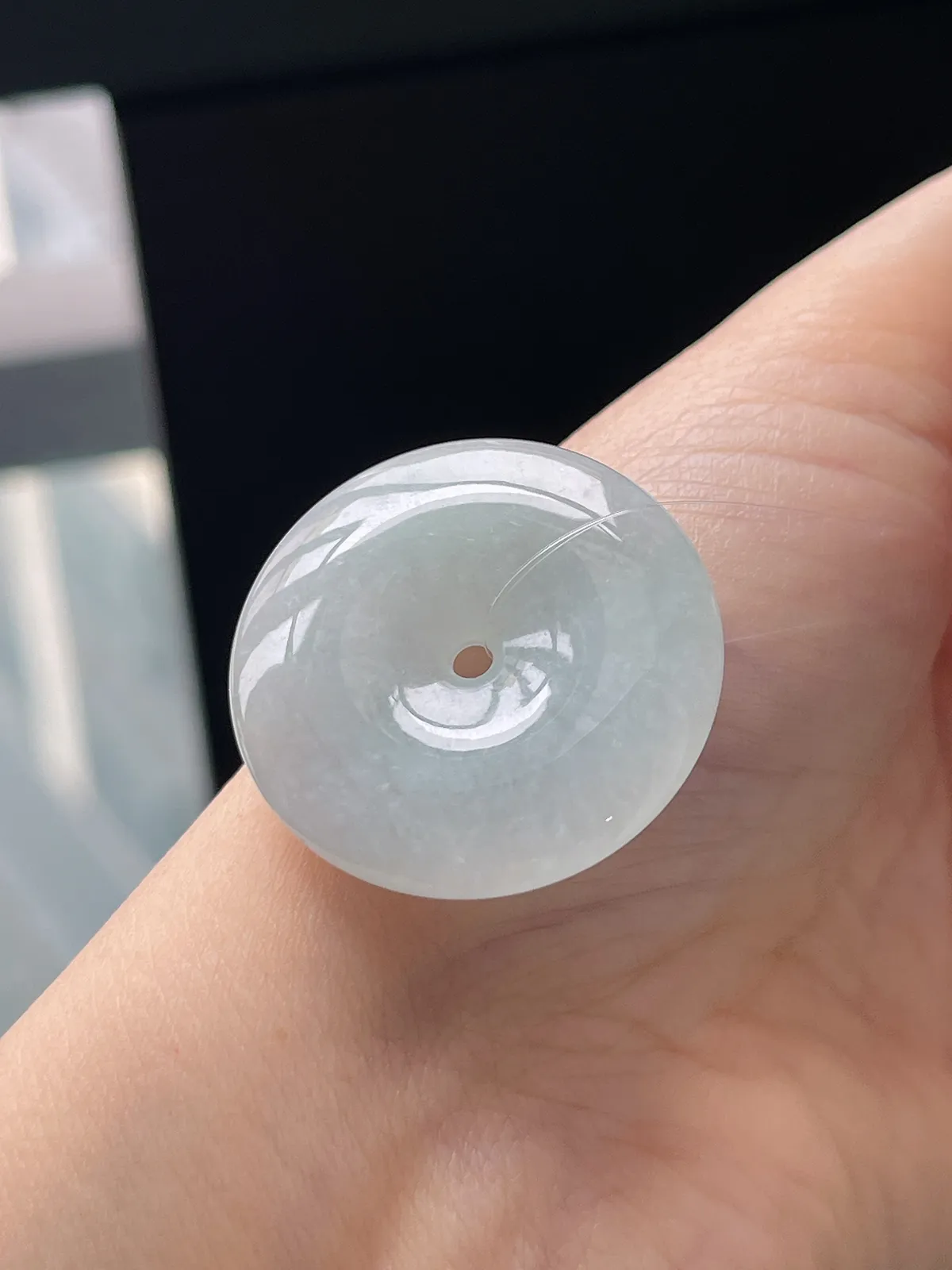 翡翠冰糯种淡绿色平安扣