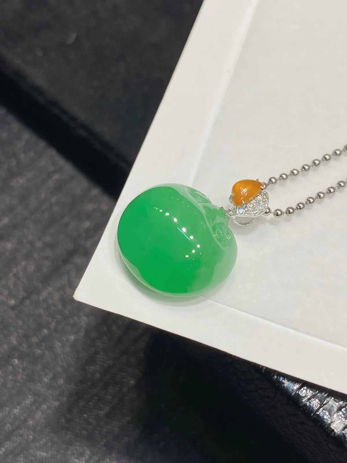 满色·如意
18k  色浓厚鼓，很Q的如意造型280