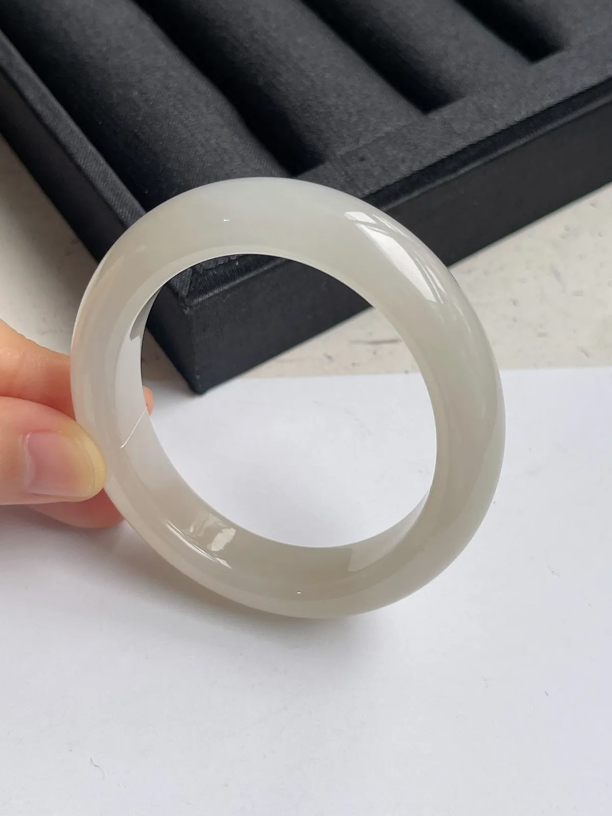 贵妃镯54.2圈口，和田玉藕粉手镯