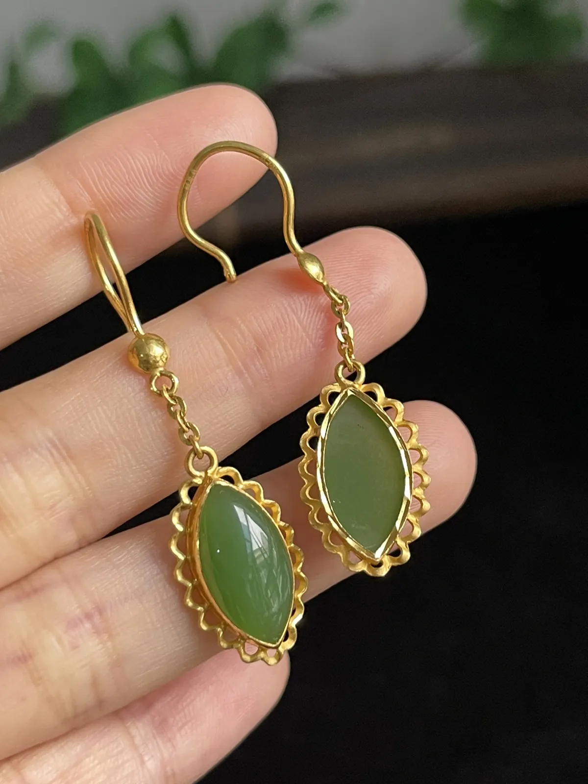 和田玉耳坠，印记：足金