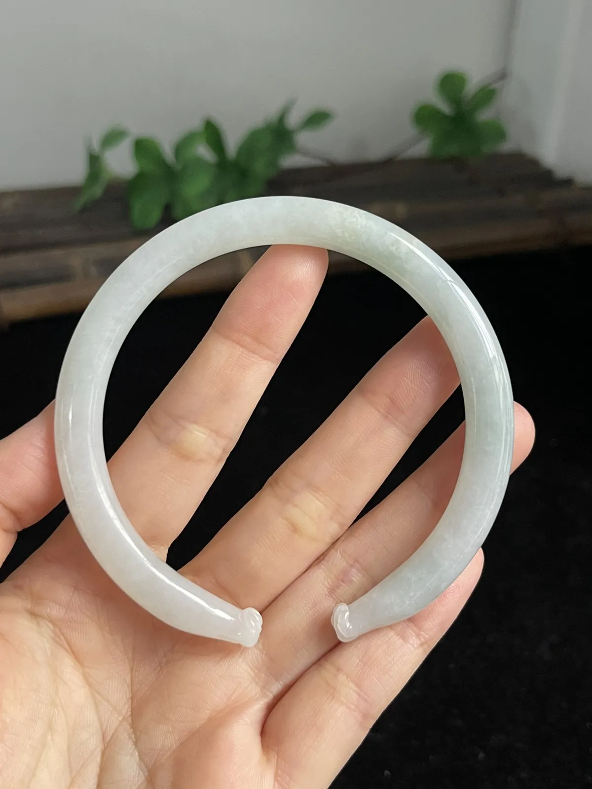 圆镯62圈口，翡翠手镯