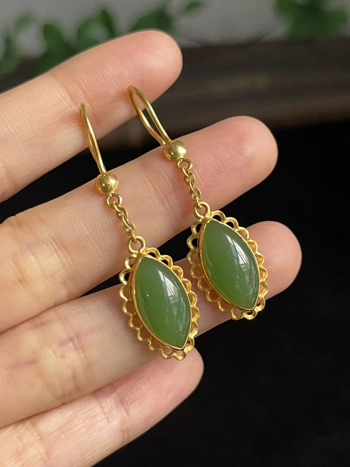 和田玉耳坠，印记：足金