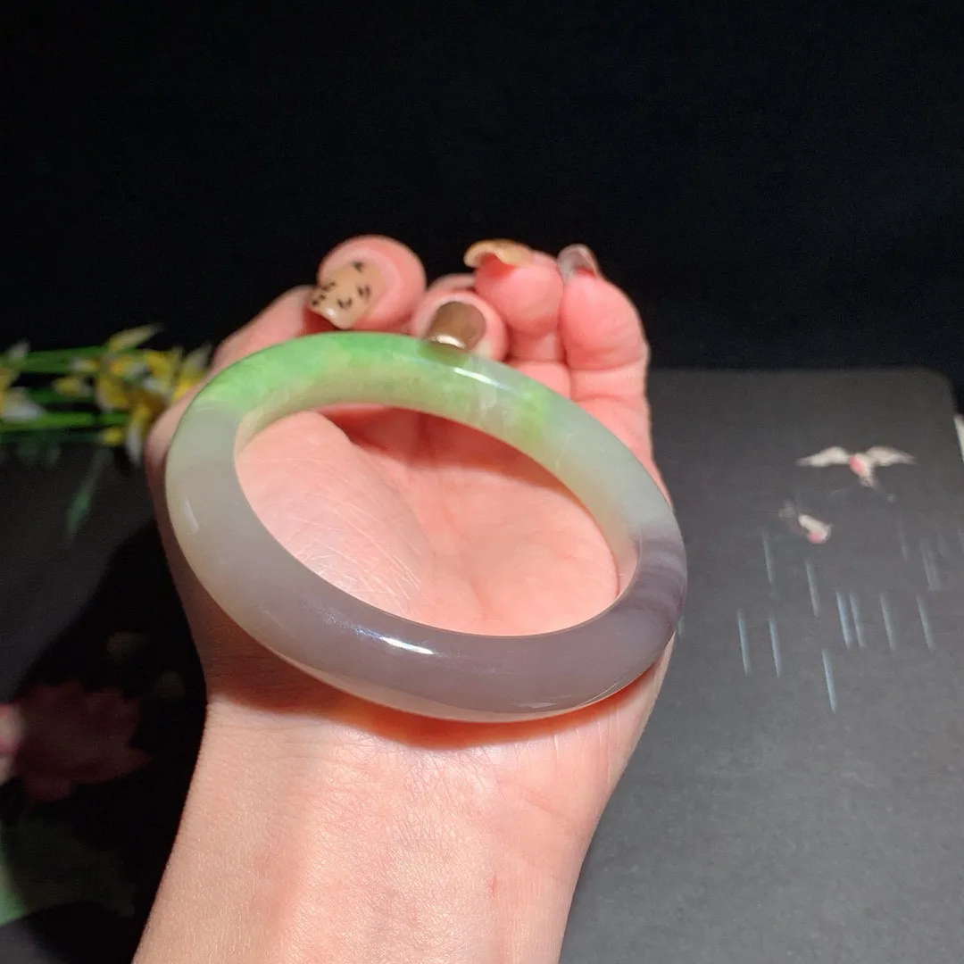 和田玉56.5圈口葡萄紫翠青双色手镯！玉质细腻油润 底色纯净 无裂无黑 脂粉好，品质高