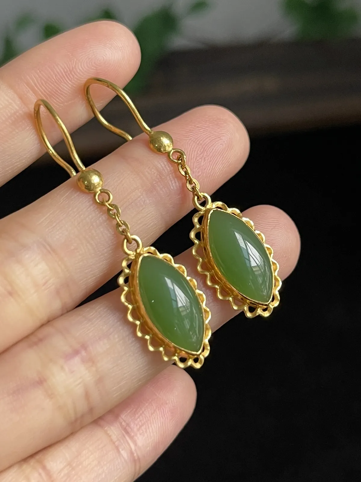 和田玉耳坠，印记：足金