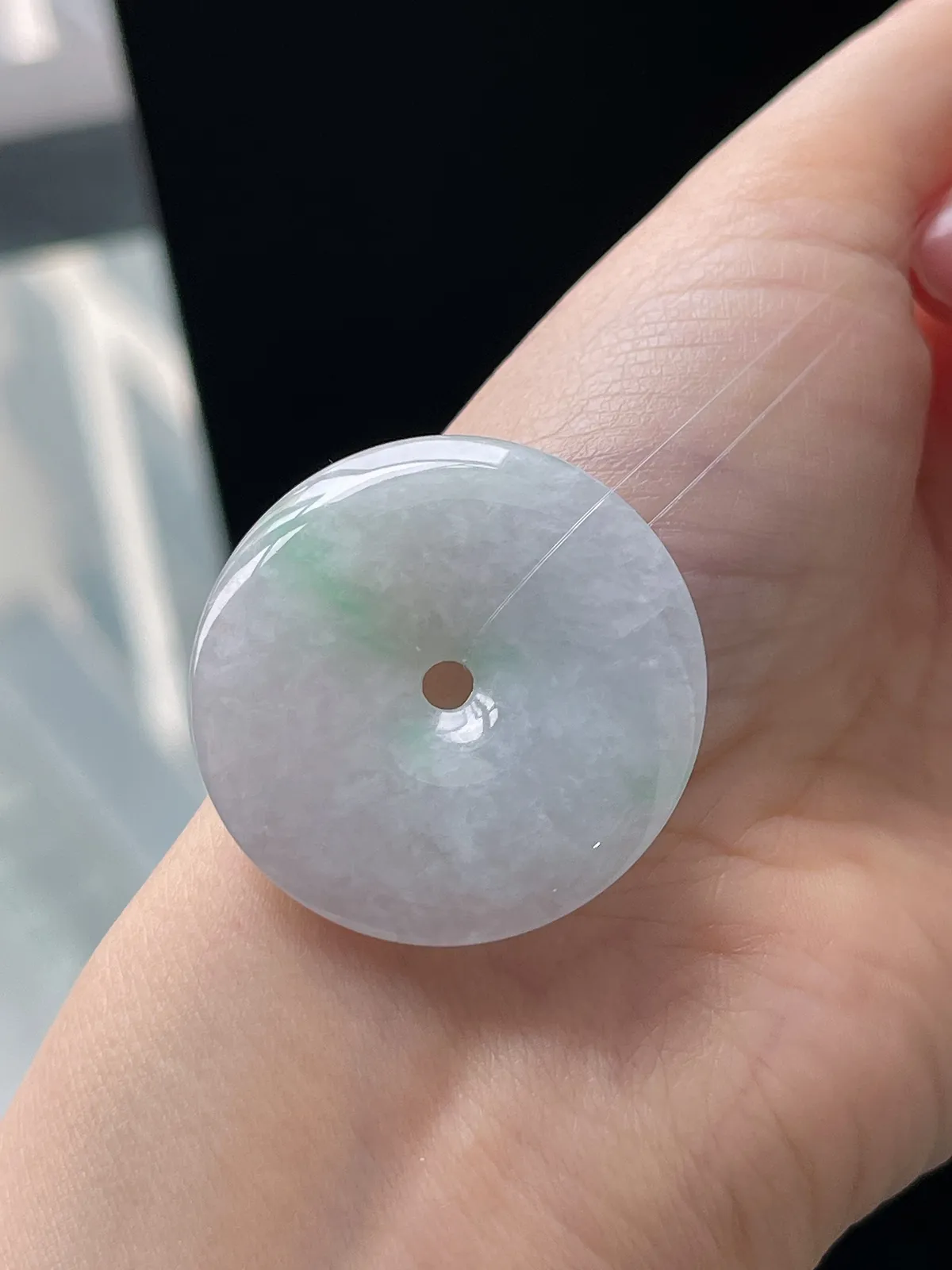 翡翠冰糯种飘绿平安扣