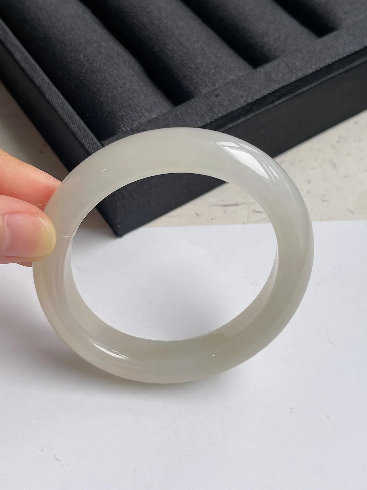 贵妃镯54.2圈口，和田玉藕粉手镯