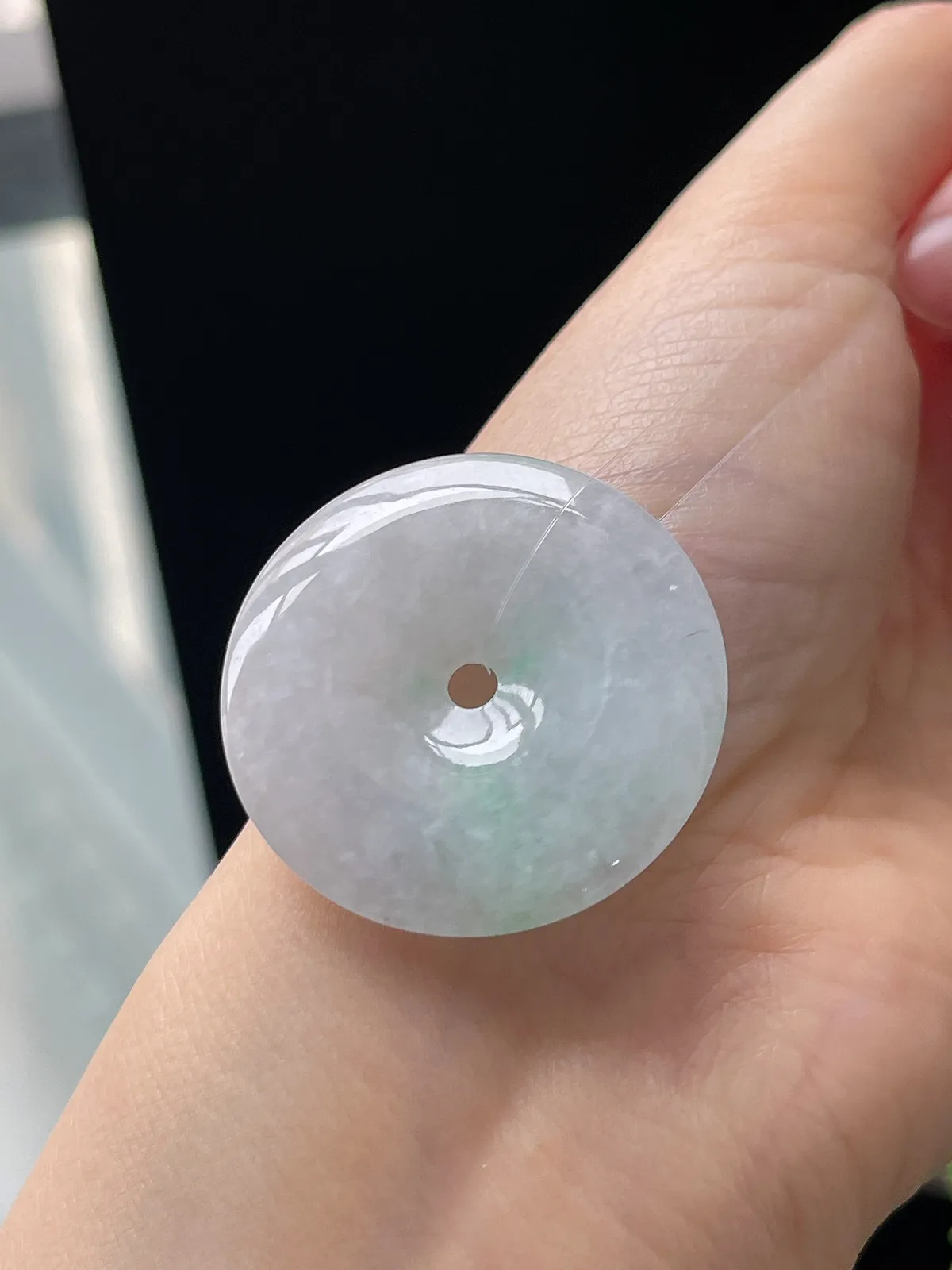 翡翠冰糯种飘绿平安扣