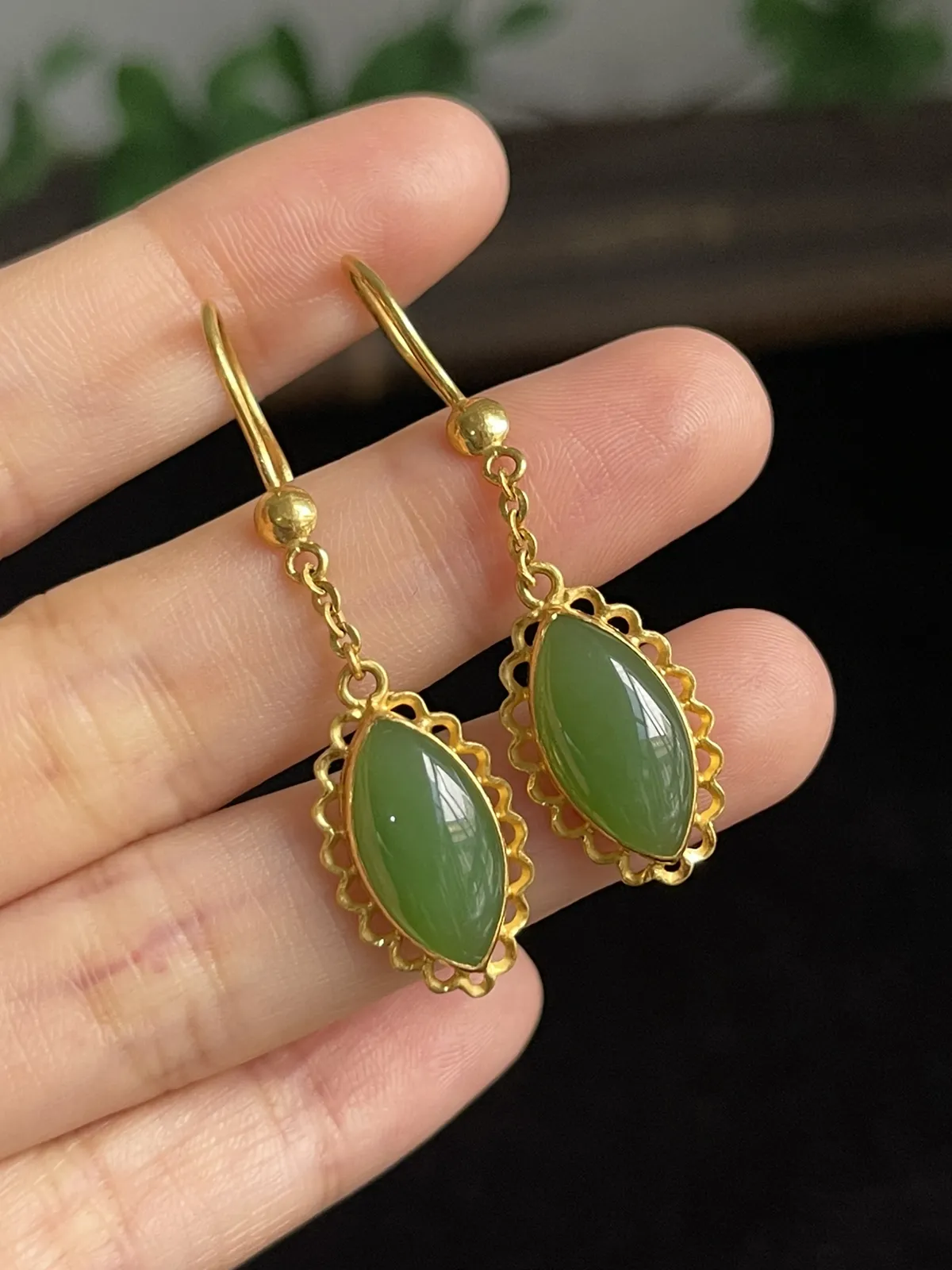 和田玉耳坠，印记：足金