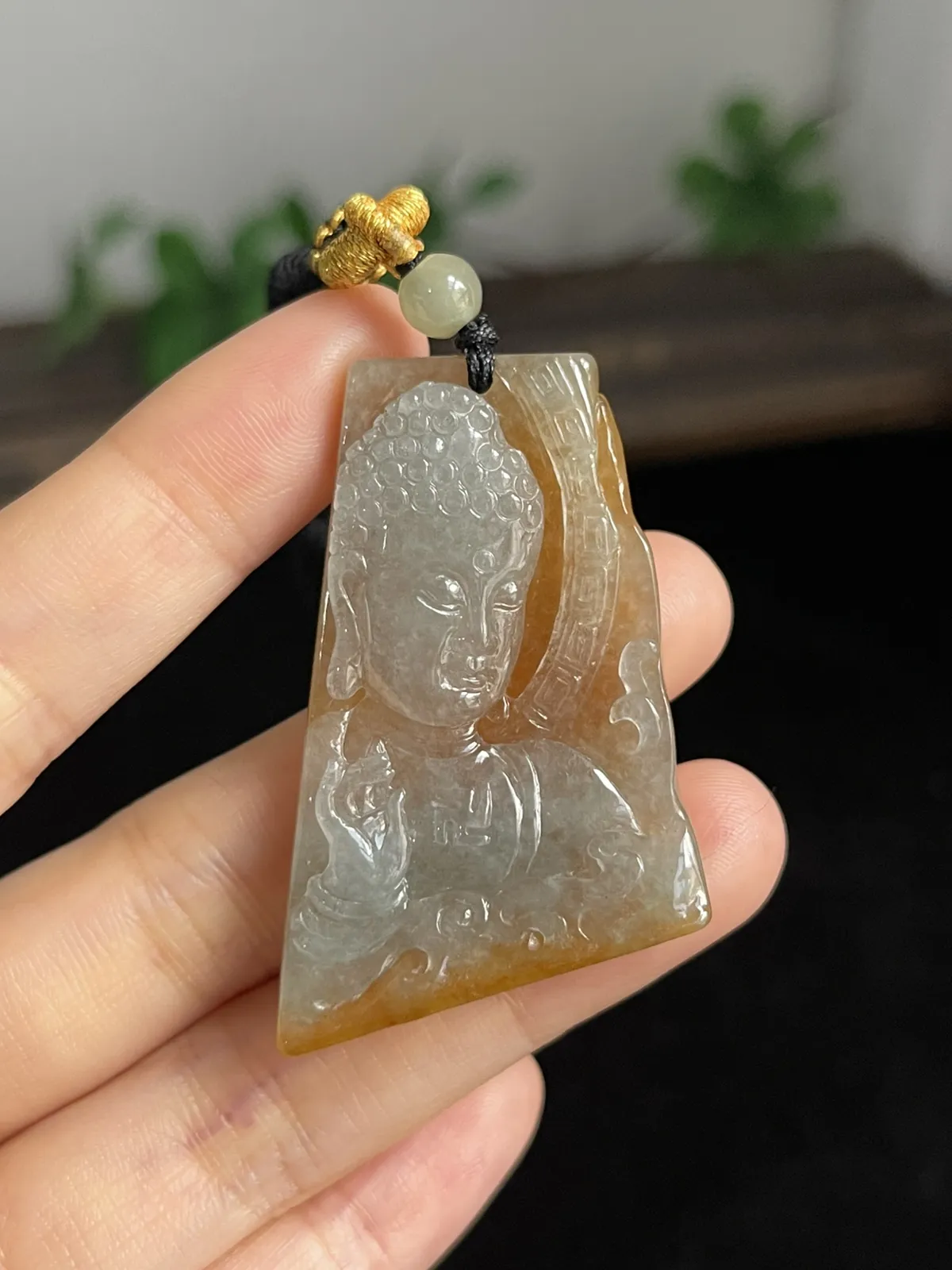 翡翠佛，配珠未测