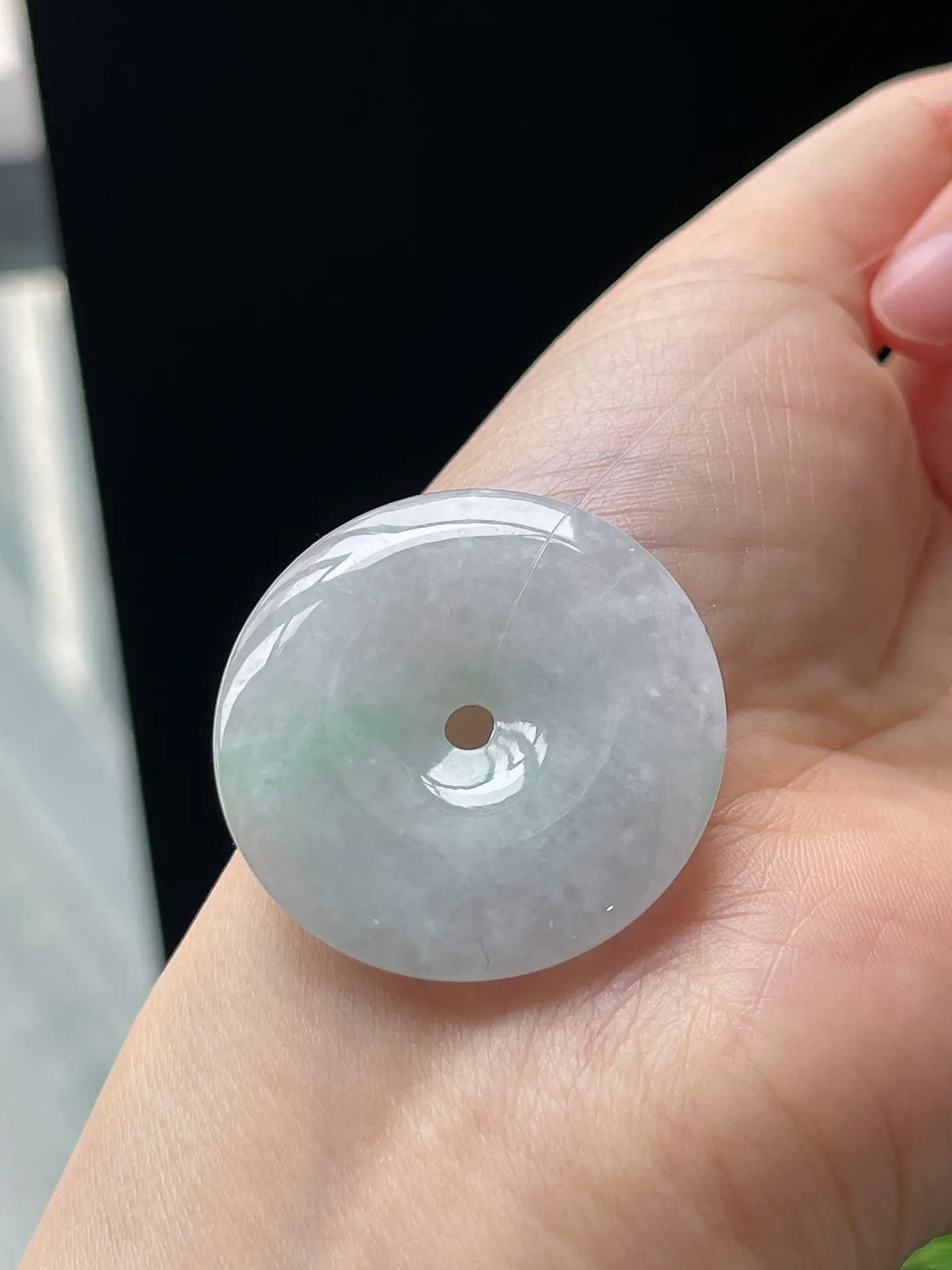 翡翠冰糯种飘绿平安扣