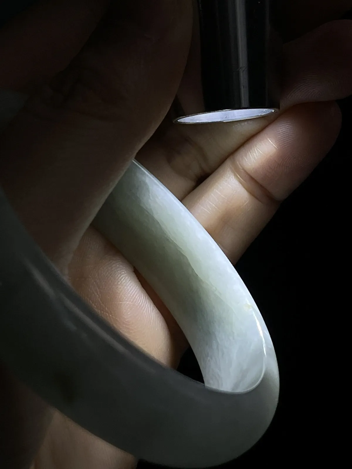 贵妃镯53圈口，翡翠糯化种飘绿手镯