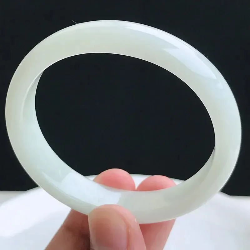 椭圆手镯55.2*49.7圈天然A货翡翠浅绿玉石手镯44.74g