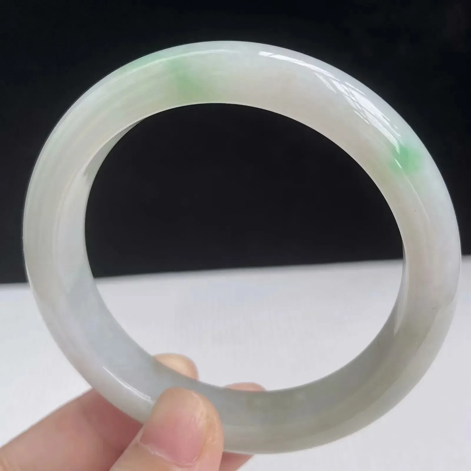 56圈好种水玉石天然翡翠A货水润有种有色飘绿手镯 55.22g