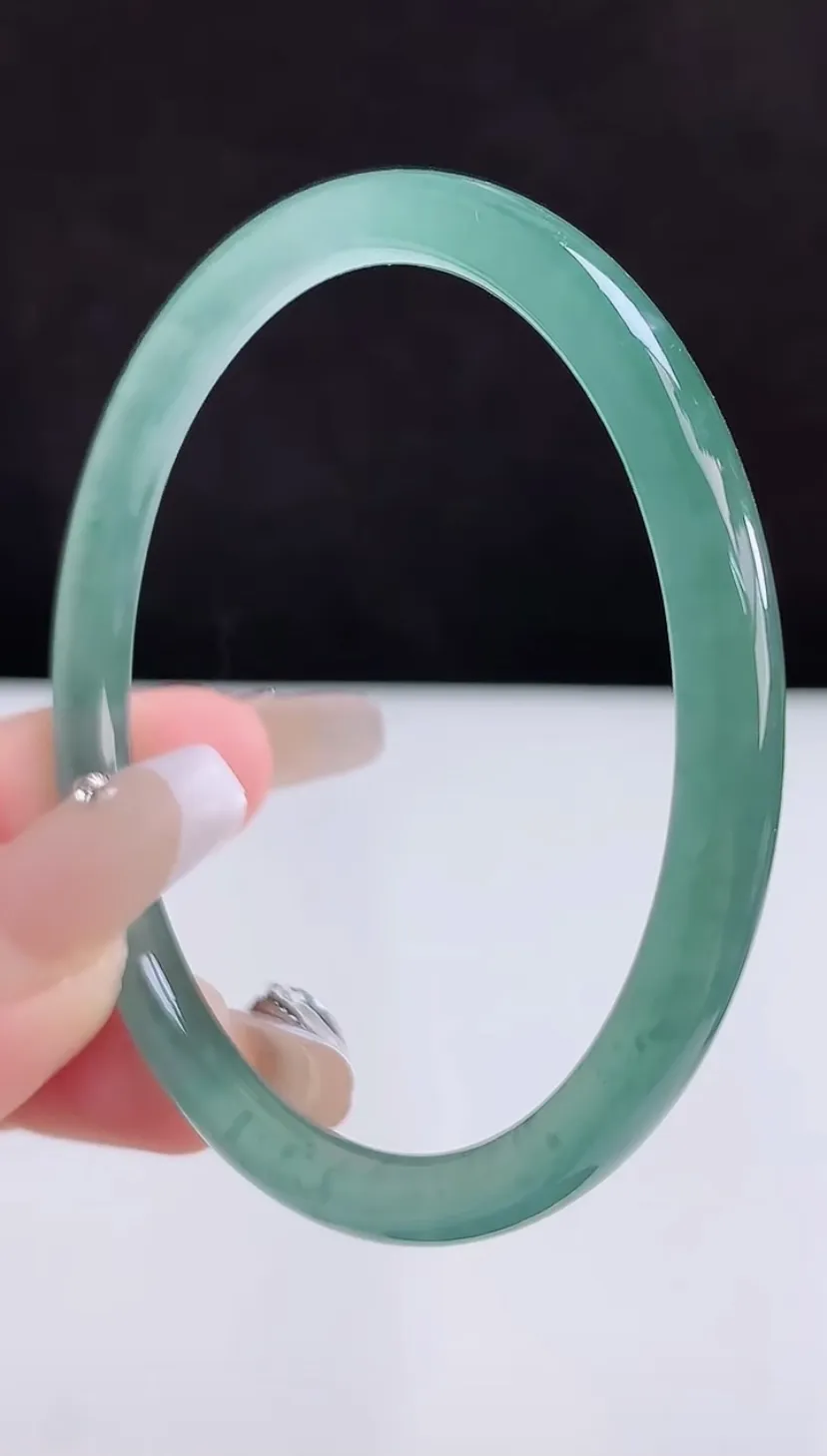 圈口56-57翡翠a货蓝水细圆条手镯 尺寸56.5-5.7-6.4，重:17.42g