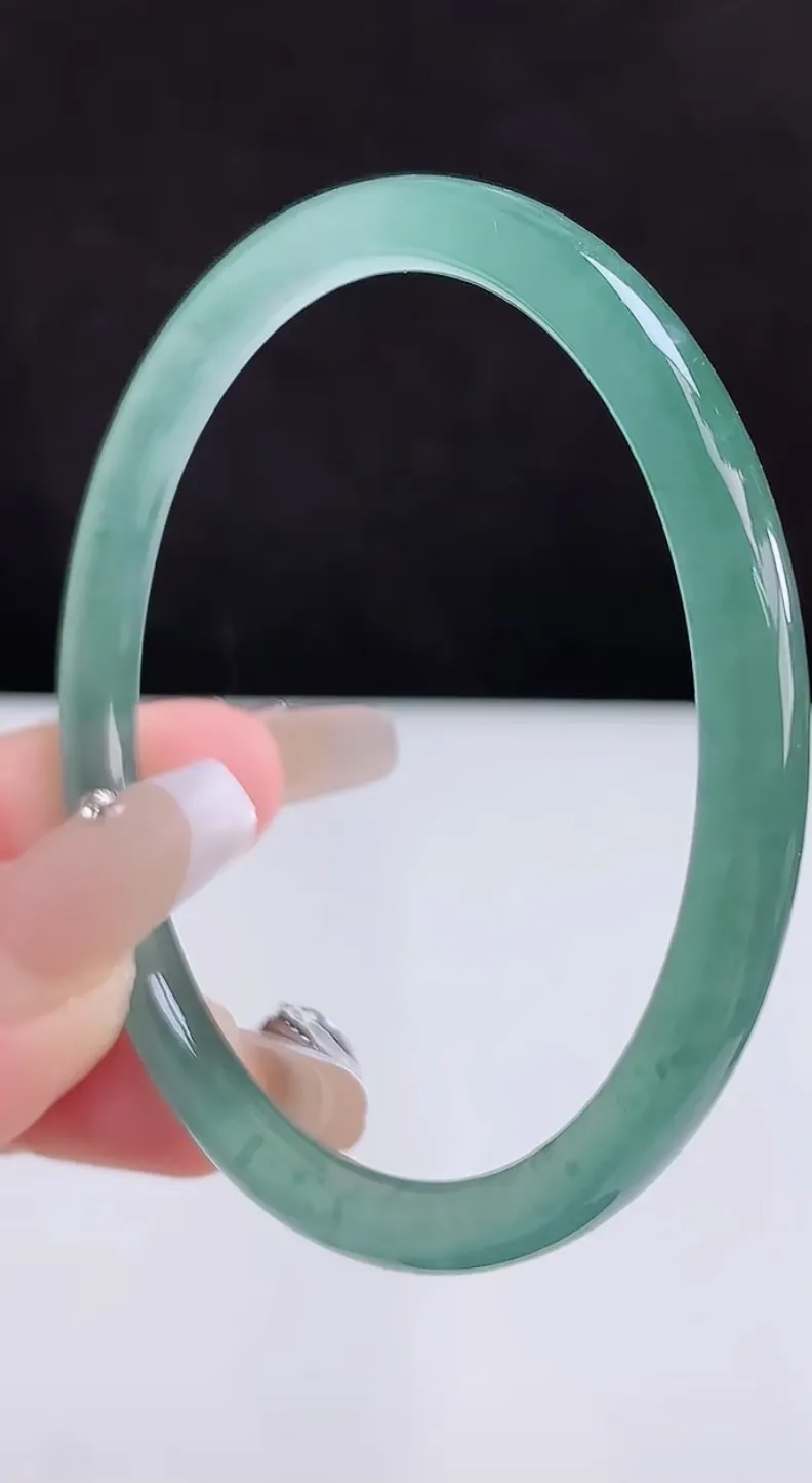 圈口56-57翡翠a货蓝水细圆条手镯 尺寸56.5-5.7-6.4，重:17.42g