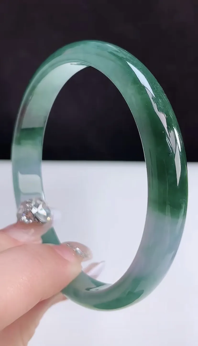 圈口58-59翡翠a货蓝水宽边手镯，尺寸58.2-10-6，重:31.62g