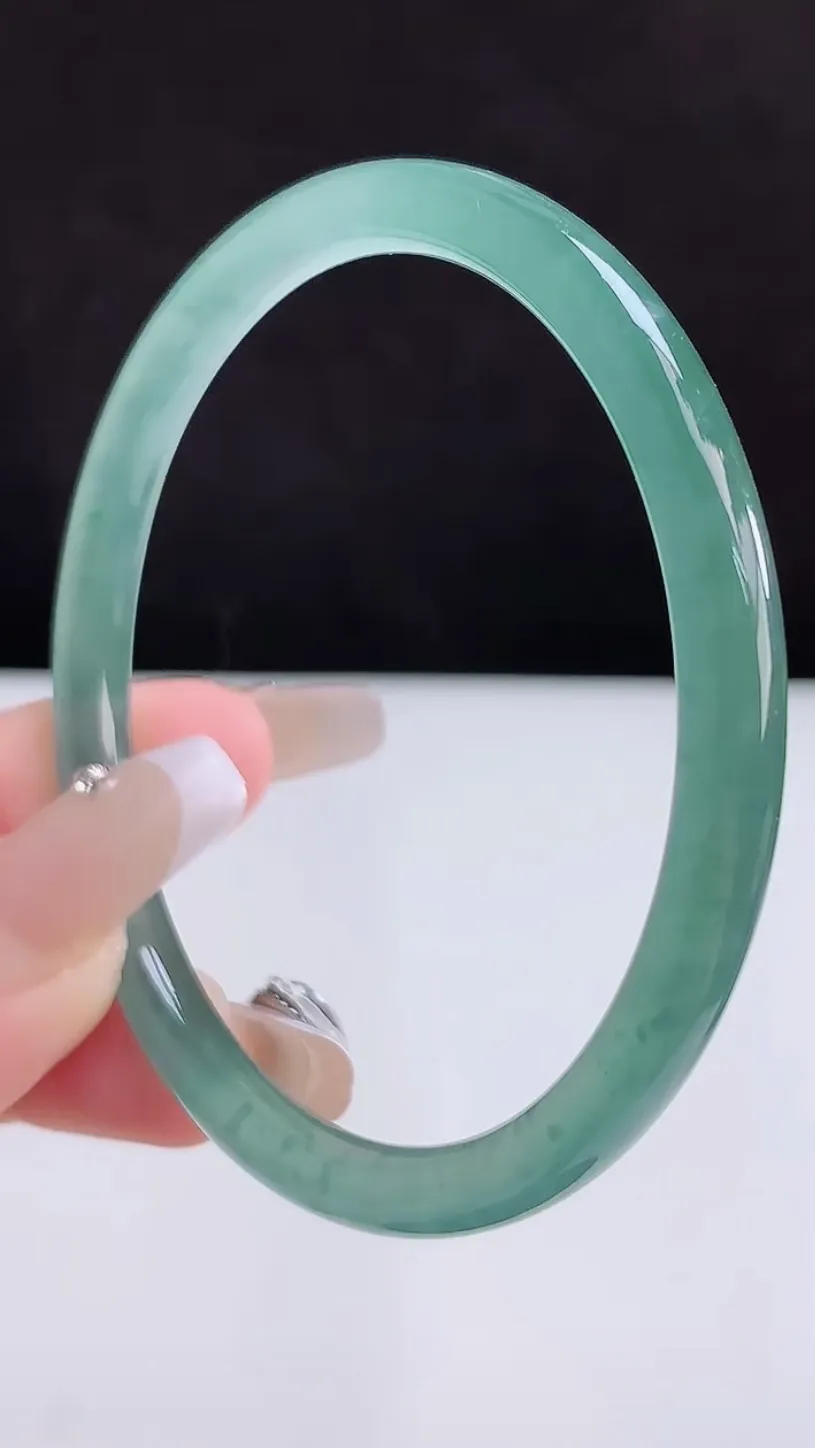 圈口56-57翡翠a货蓝水细圆条手镯 尺寸56.5-5.7-6.4，重:17.42g