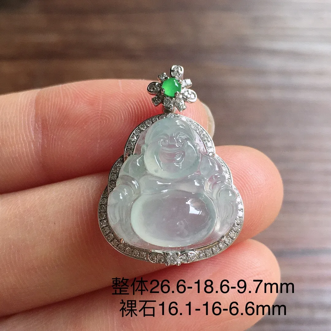 冰种笑佛吊坠，18k金镶嵌，冰润细腻，品相好，种水足 整体尺寸26.6*18.6*9.7