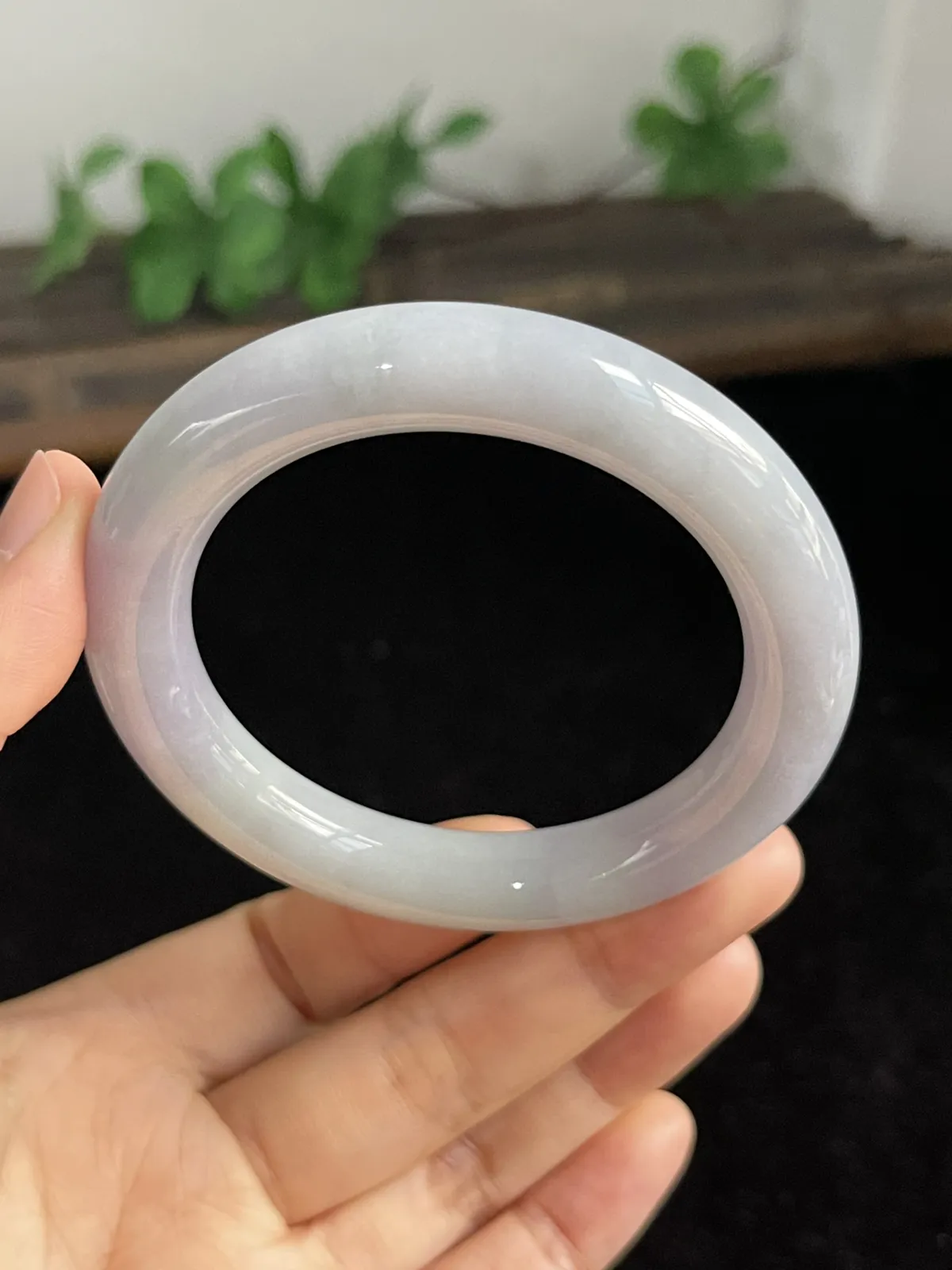 圆镯50.9圈口，翡翠手镯