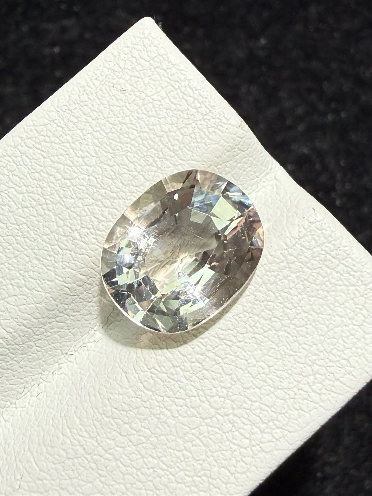 4.41ct天然摩根石裸石，颜色美艳，晶体通透，火彩足，尺寸11.6*9.6*6.5mm