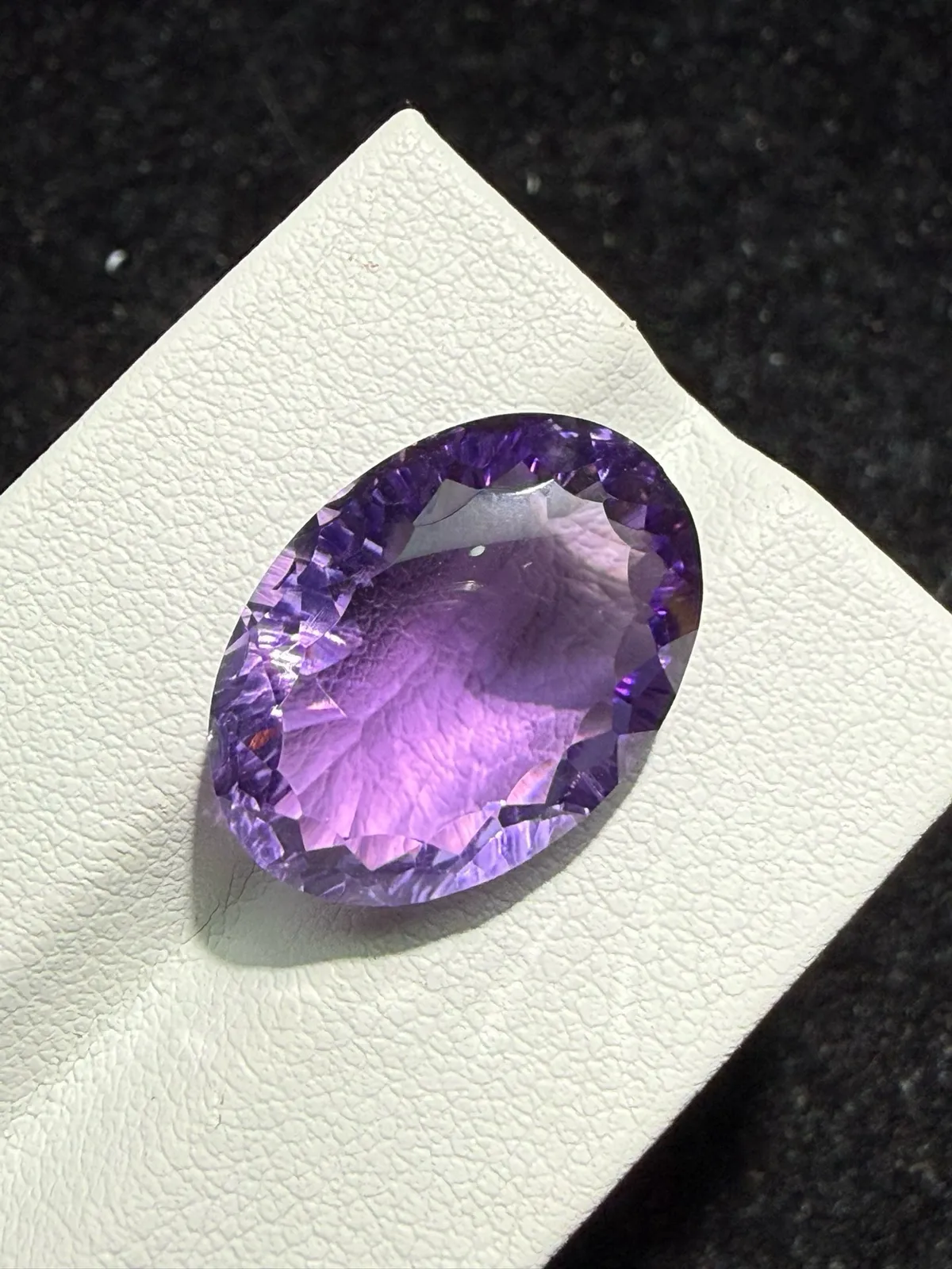 12.555ct天然紫水晶裸石，尺寸18*13*8.5mm，颜色美艳 ，晶体通透，火彩足