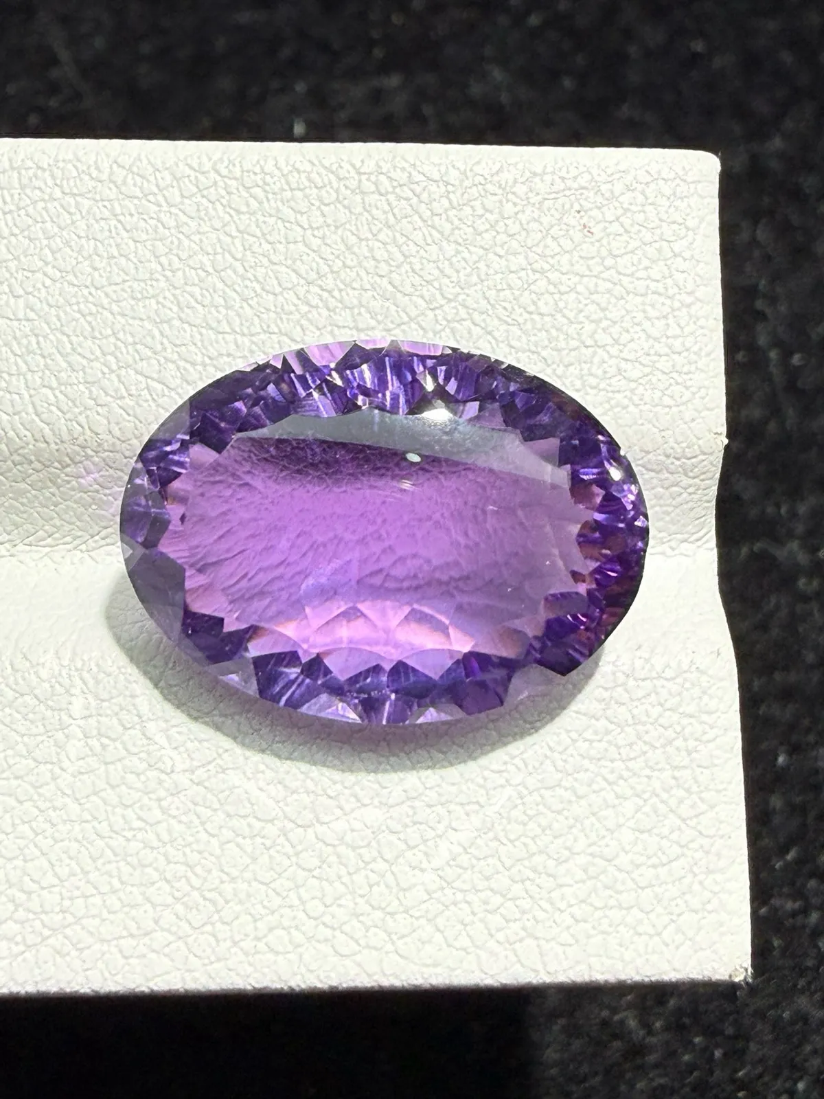 12.555ct天然紫水晶裸石，尺寸18*13*8.5mm，颜色美艳 ，晶体通透，火彩足