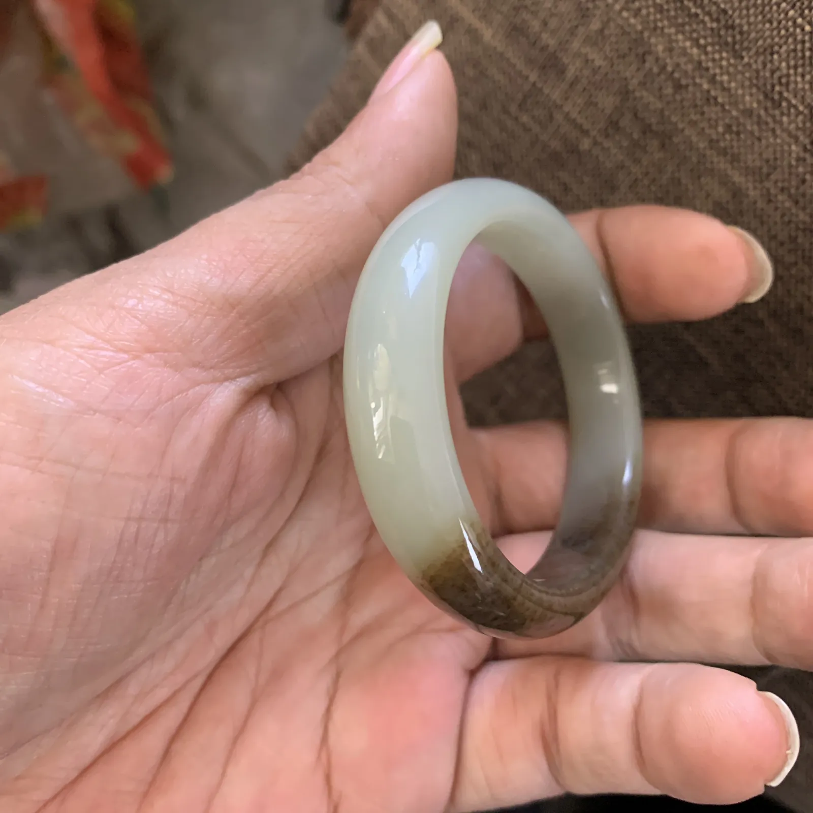【超低价放楼】实际佩戴50到51圈口可以带，和田玉且末糖料贵妃手镯，内径55.1/45.8宽12重34.5克，品质好，料子好