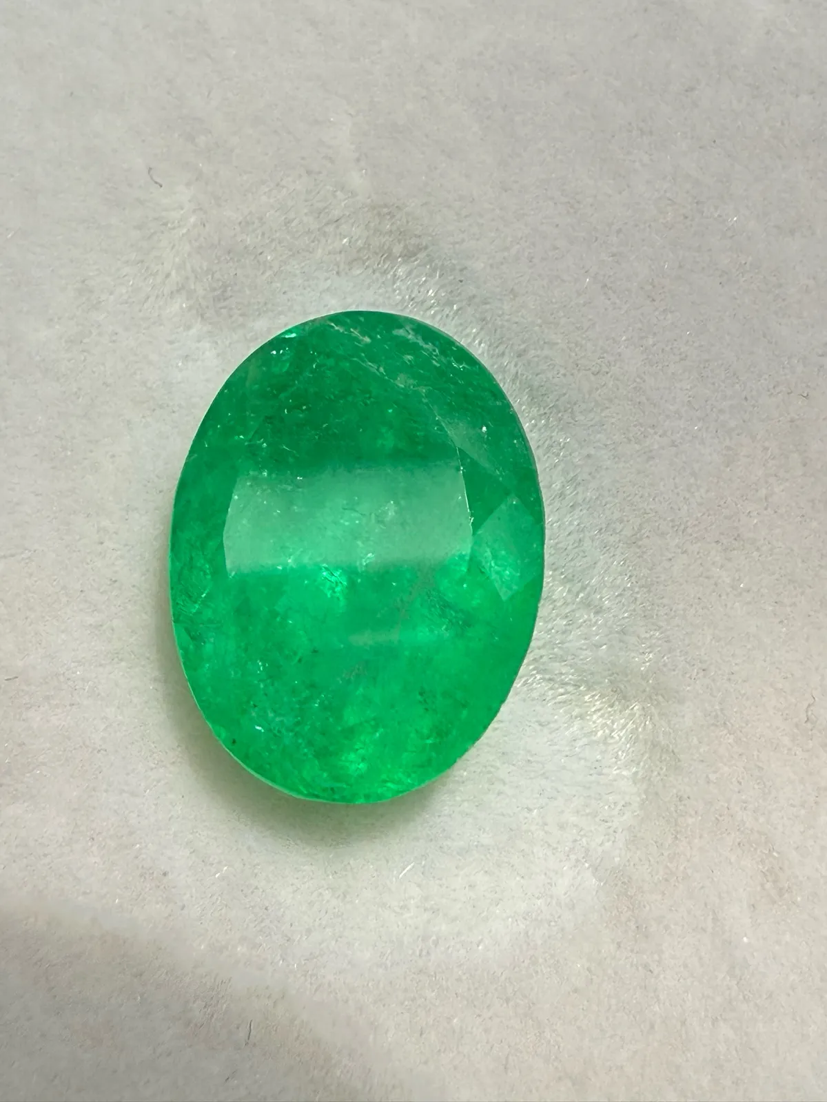 6.345ct天然哥伦比亚祖母绿裸石，尺寸13.3*10.3*7.3 毫米，晶体微棉，颜色美艳