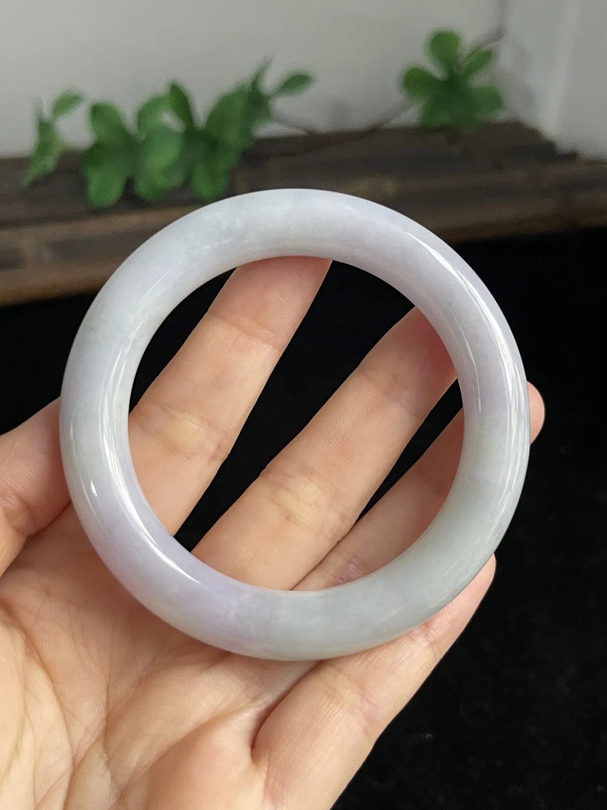 圆镯50.9圈口，翡翠手镯