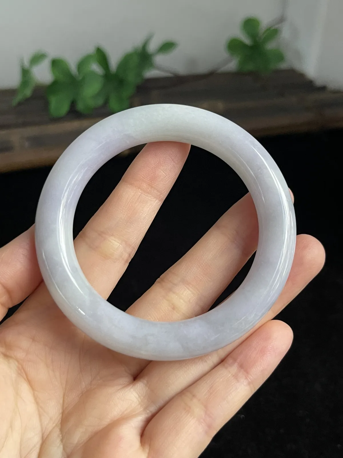 圆镯50.9圈口，翡翠手镯