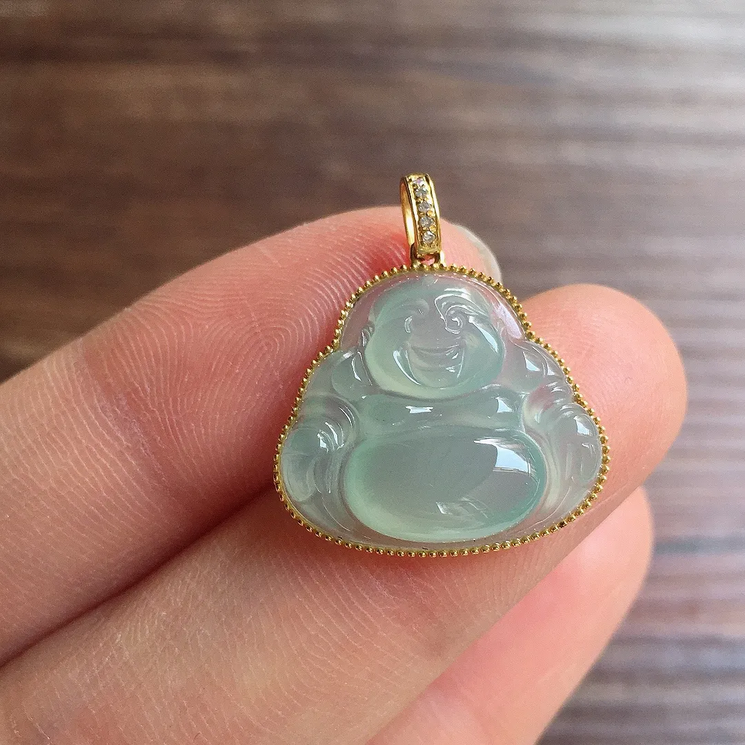 冰晴底笑佛吊坠，18k金镶嵌，冰润细腻，品相好，种水足，整体尺寸22.7*19.4*4.8