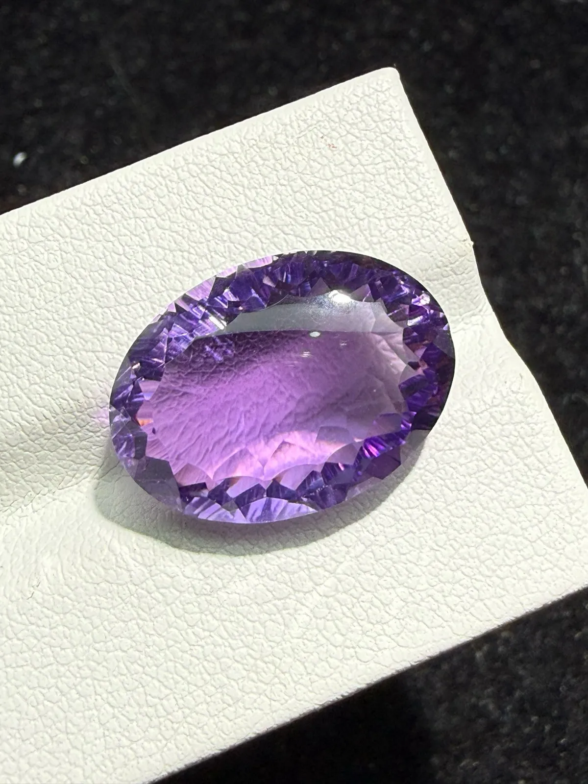 12.555ct天然紫水晶裸石，尺寸18*13*8.5mm，颜色美艳 ，晶体通透，火彩足